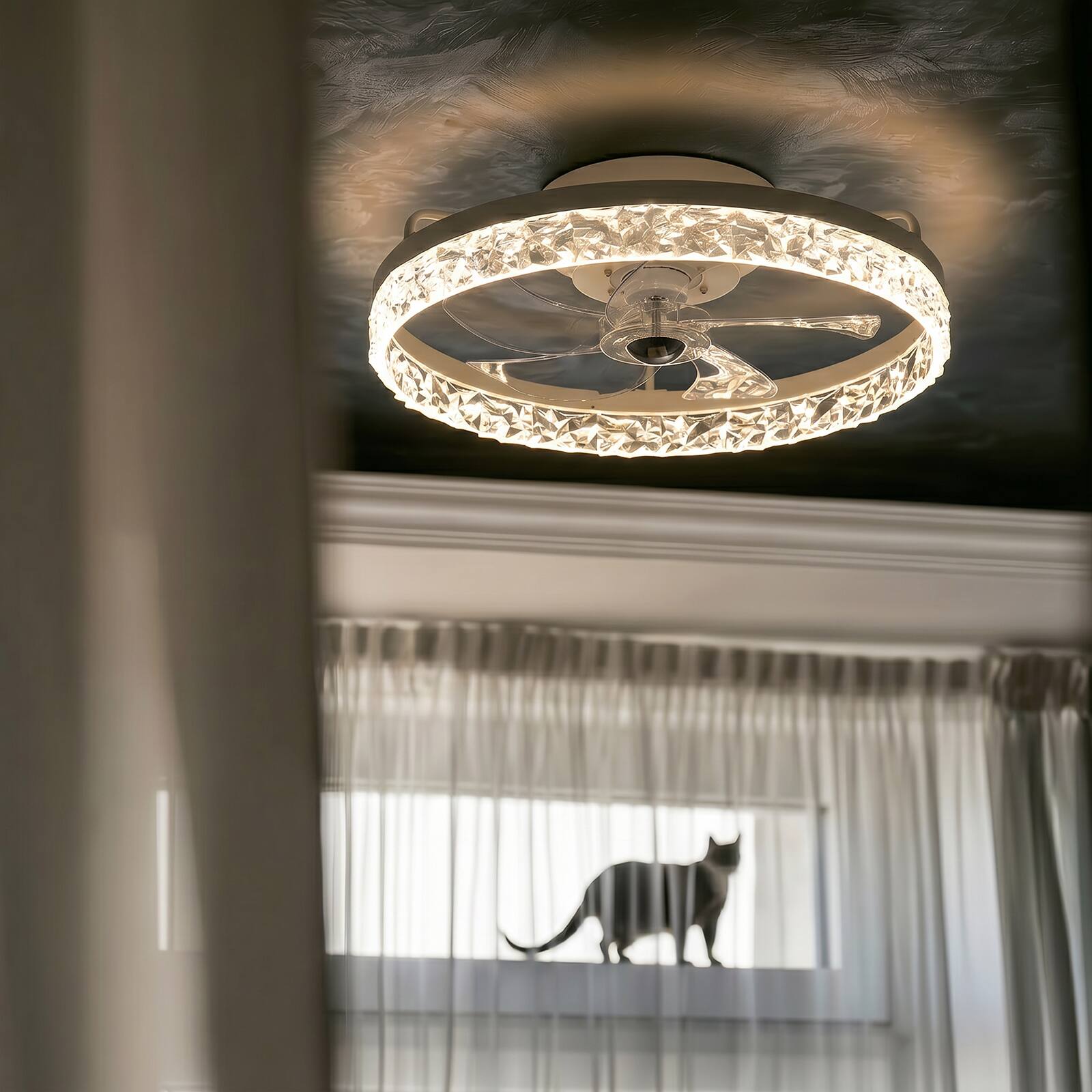 Left. Siljoy - 20-22-inch Luxury Crystal Flush Mount Fan Light Dimmable Quiet for Bedroom and Living Room - White.