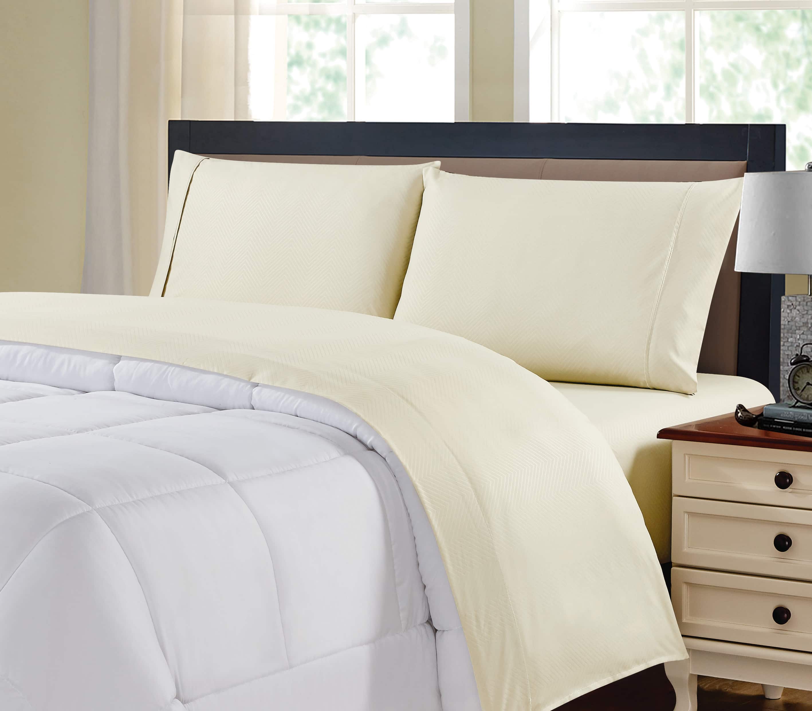 Kathy Ireland - Chevron Embossed Microfiber 4 Piece Sheet Set - Ivory