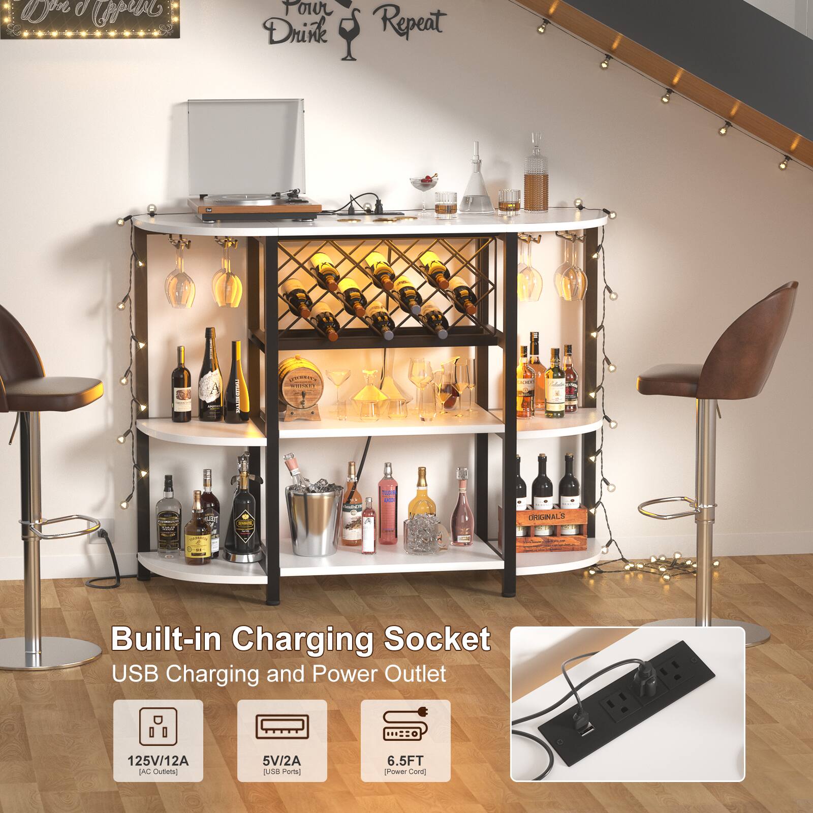 Built-in Charging Socket  
USB Charging and Power Outlet  
125V/12A (AC Outlets)  
5V/2A (USB Ports)  
6.5FT (Power Cord)