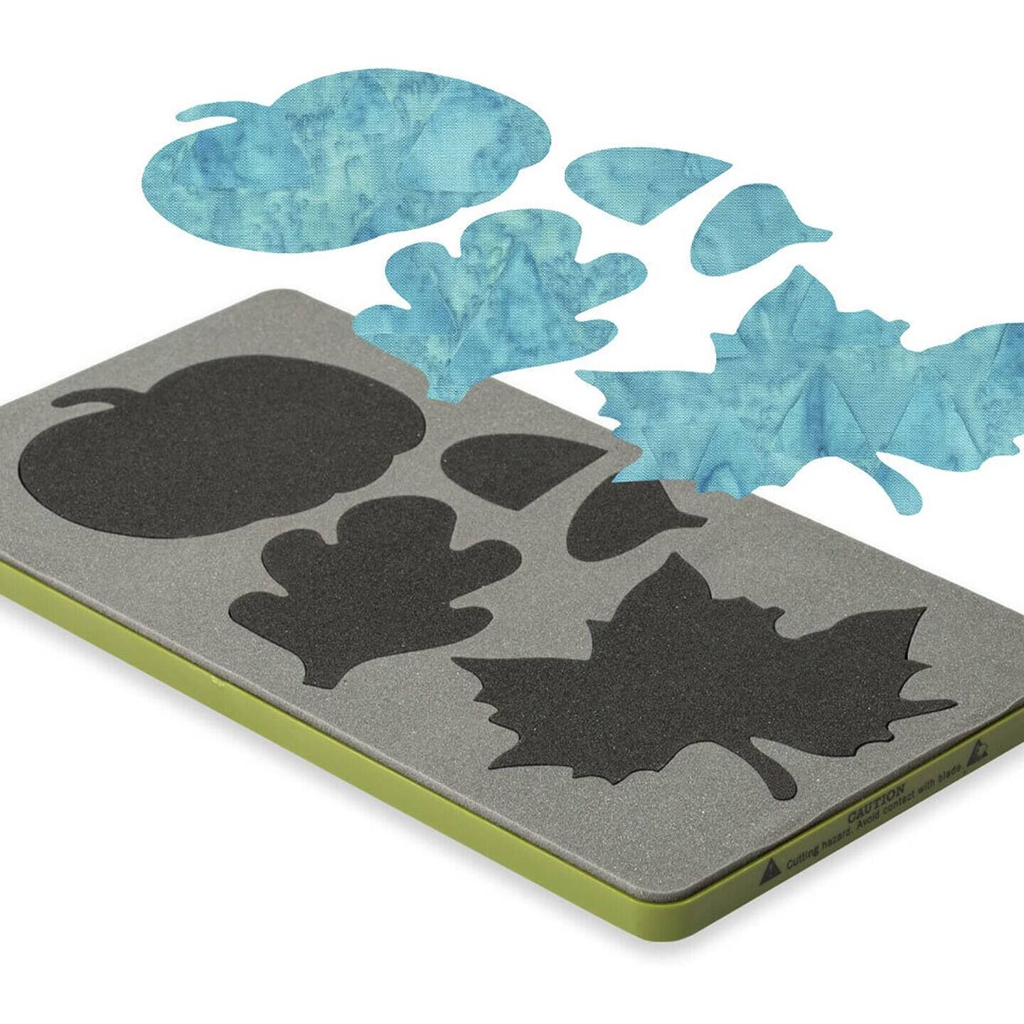 CAUTION: Cutting hazard. Avoid contact with blade.