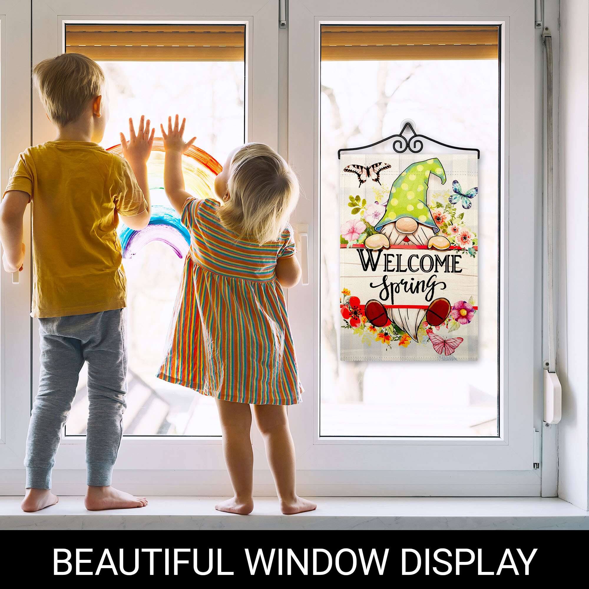 WELCOME Spring

BEAUTIFUL WINDOW DISPLAY