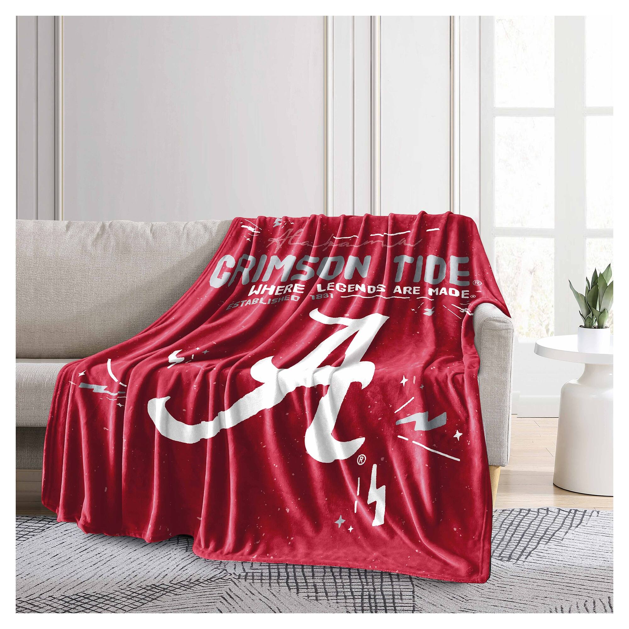 CRIMSON TIDE  
WHERE LEGENDS ARE MADE  
ESTABLISHED 1831