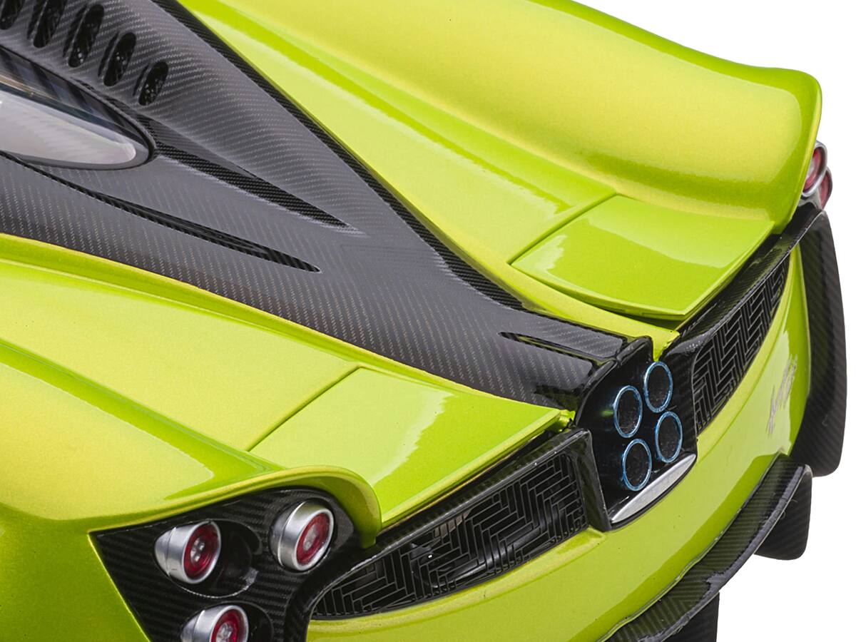 Back. Autoart - Pagani Huayra Roadster Verde Firenze Green Metallic and Carbon with Luggage Set 1/18 Model Car by Autoart - Green Metallic And Carbon.
