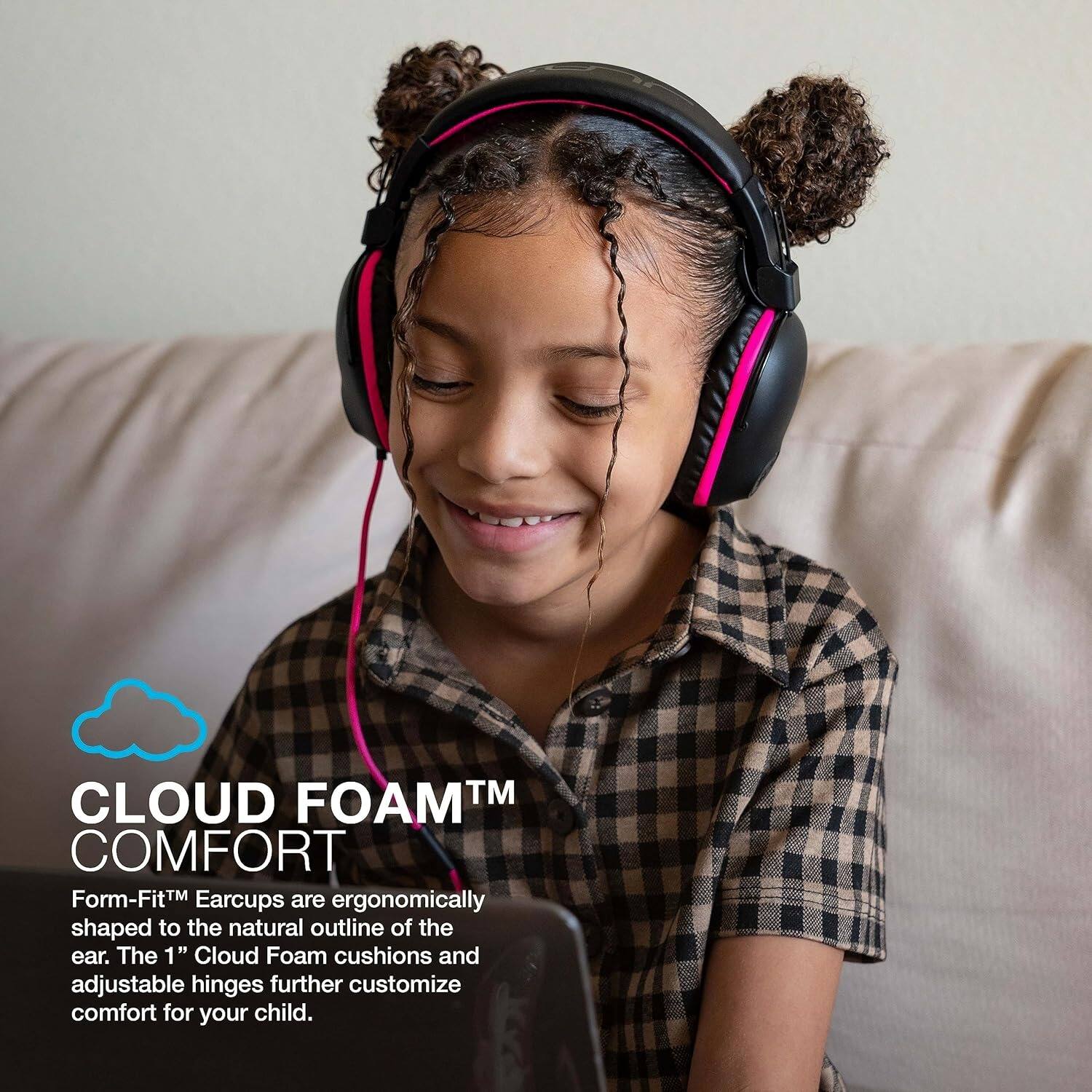 CLOUD FOAM™ COMFORT  
Form-Fit™ Earcups are ergonomically shaped to the natural outline of the ear. The 1" Cloud Foam cushions and adjustable hinges further customize comfort for your child.