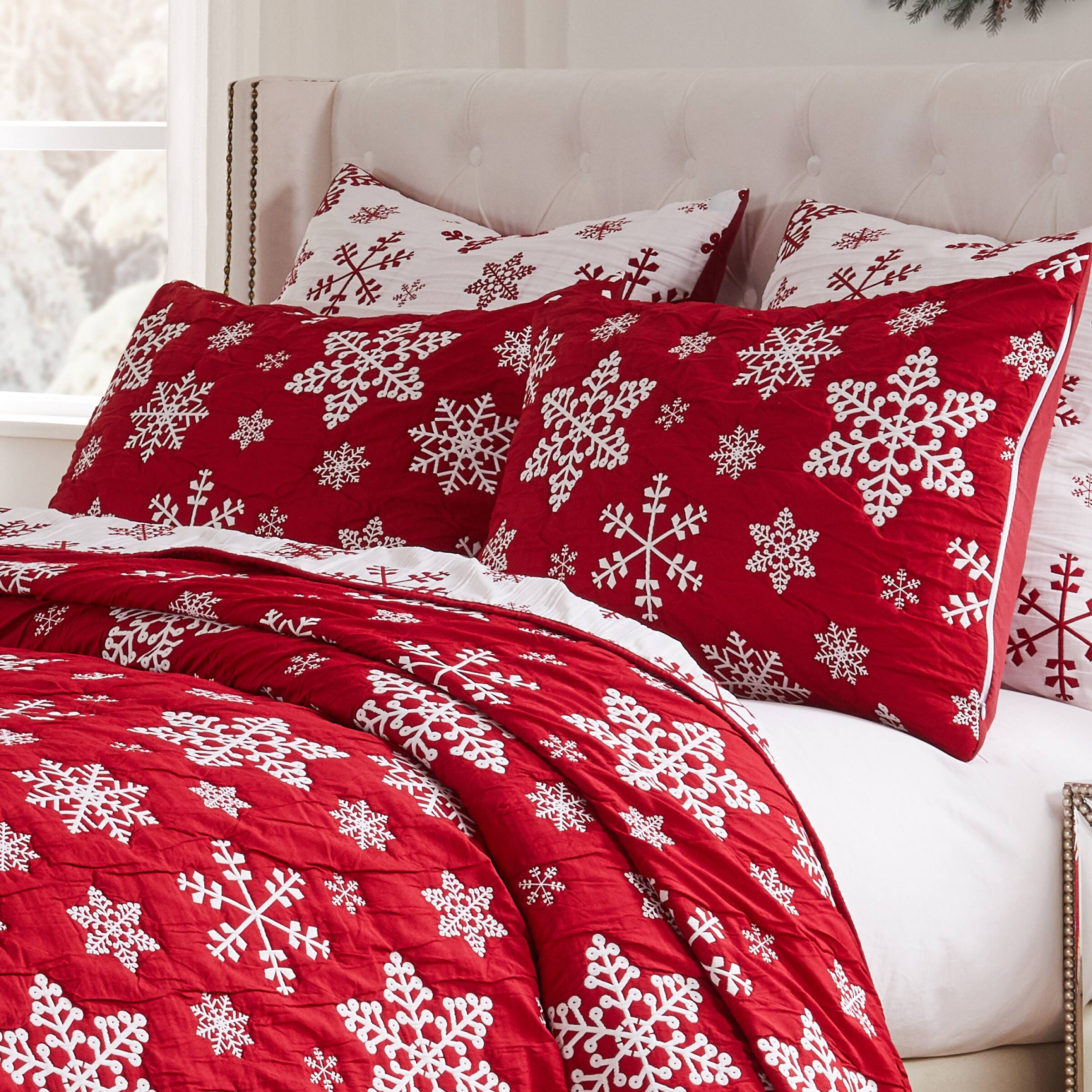 Angle. BreeBe - Snowflakes Sham Standard - Red.