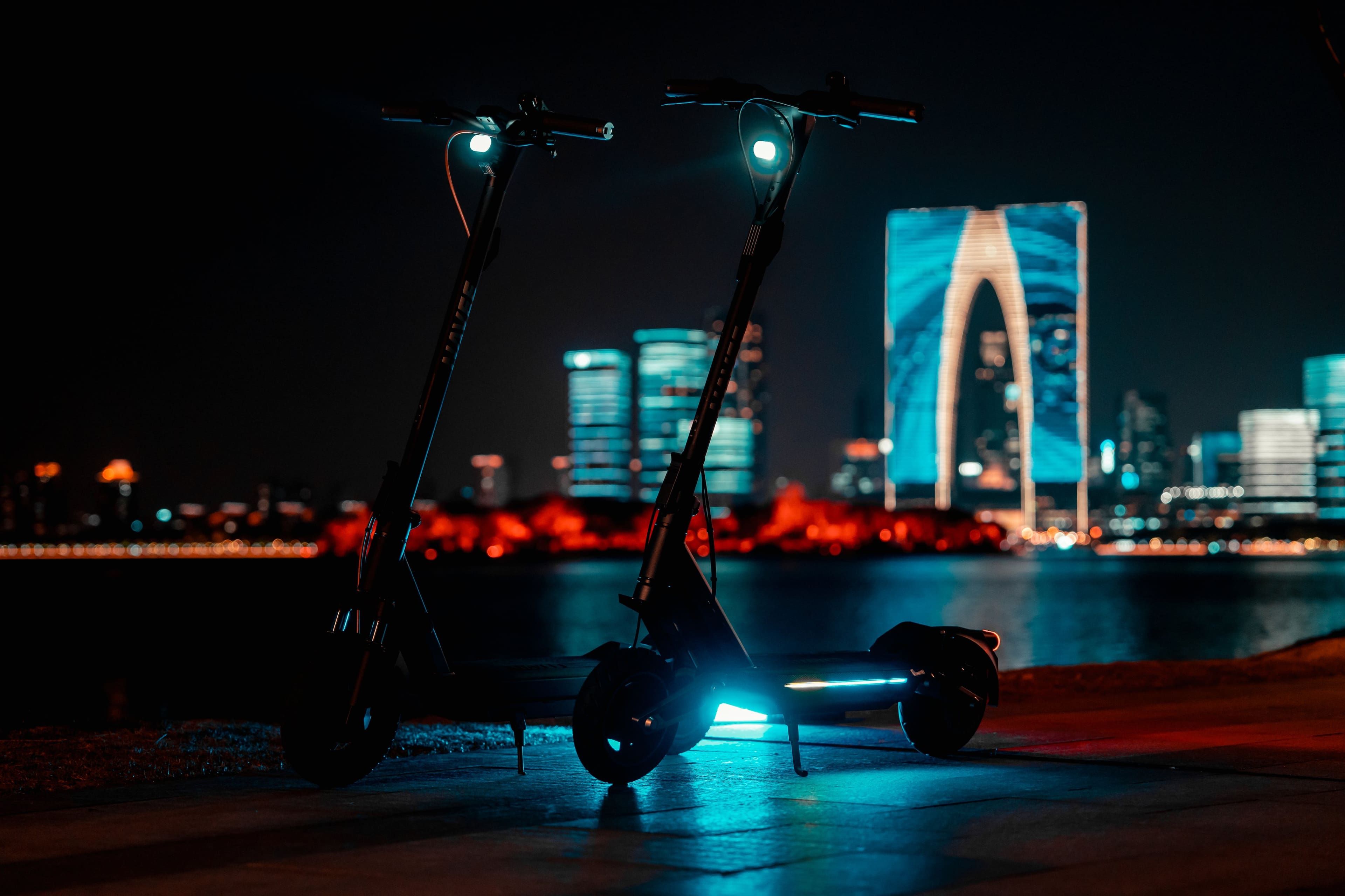 Alt View 13. NAVEE - GT3 Pro Electric Scooter w/37.3 miles Max Operating Range & 20 mph Max Speed - Black.