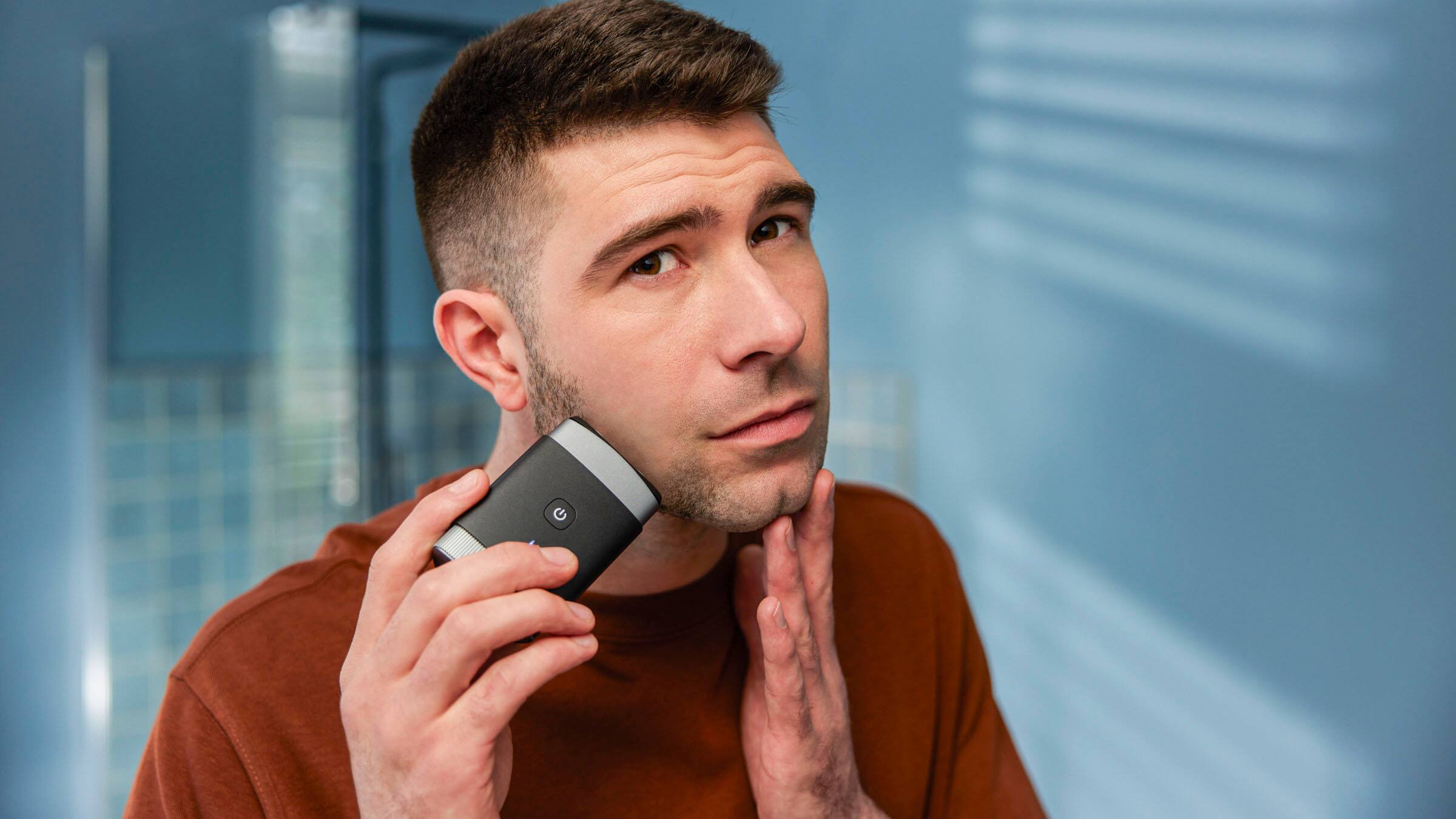 Alt View 11. Philips Norelco - Compact Rechargeable Wet & Dry Electric Shaver - Black.