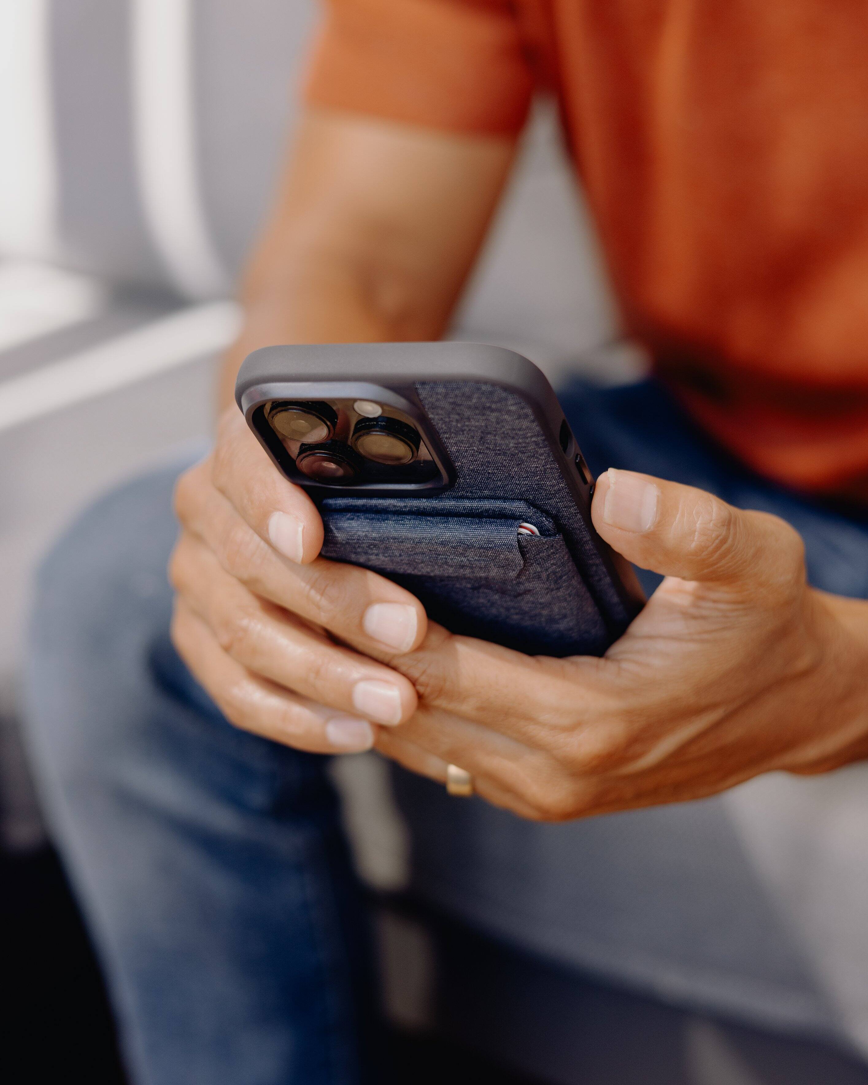 Alt View 11. Peak Design - Everyday Fabric Case v2 for iPhone 15 Pro - Midnight.