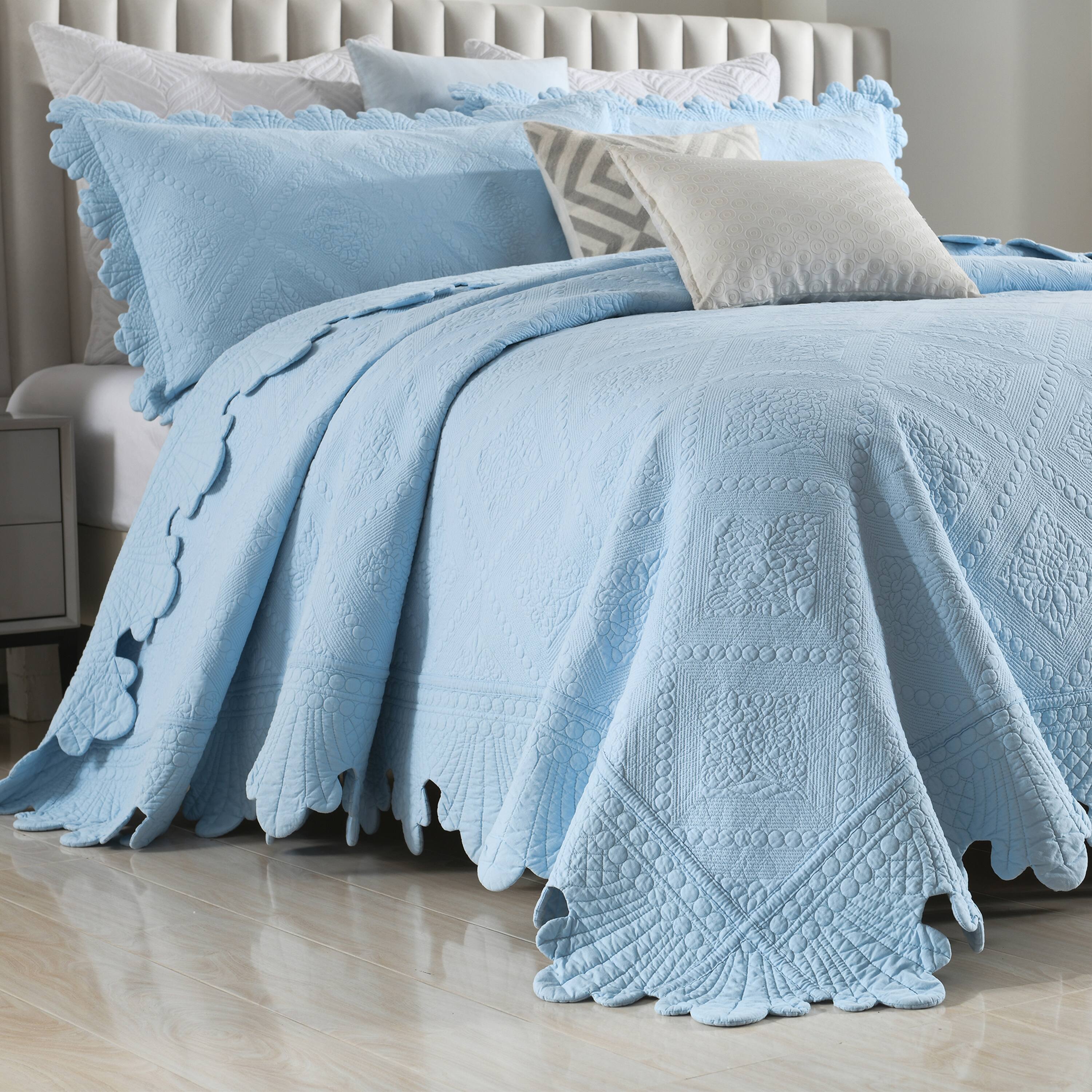 Left. MarCielo - Marcielo 3 Piece 100% Cotton Oversized Bedspread Lightweight Quilt Bedspread Set - Light Blue.