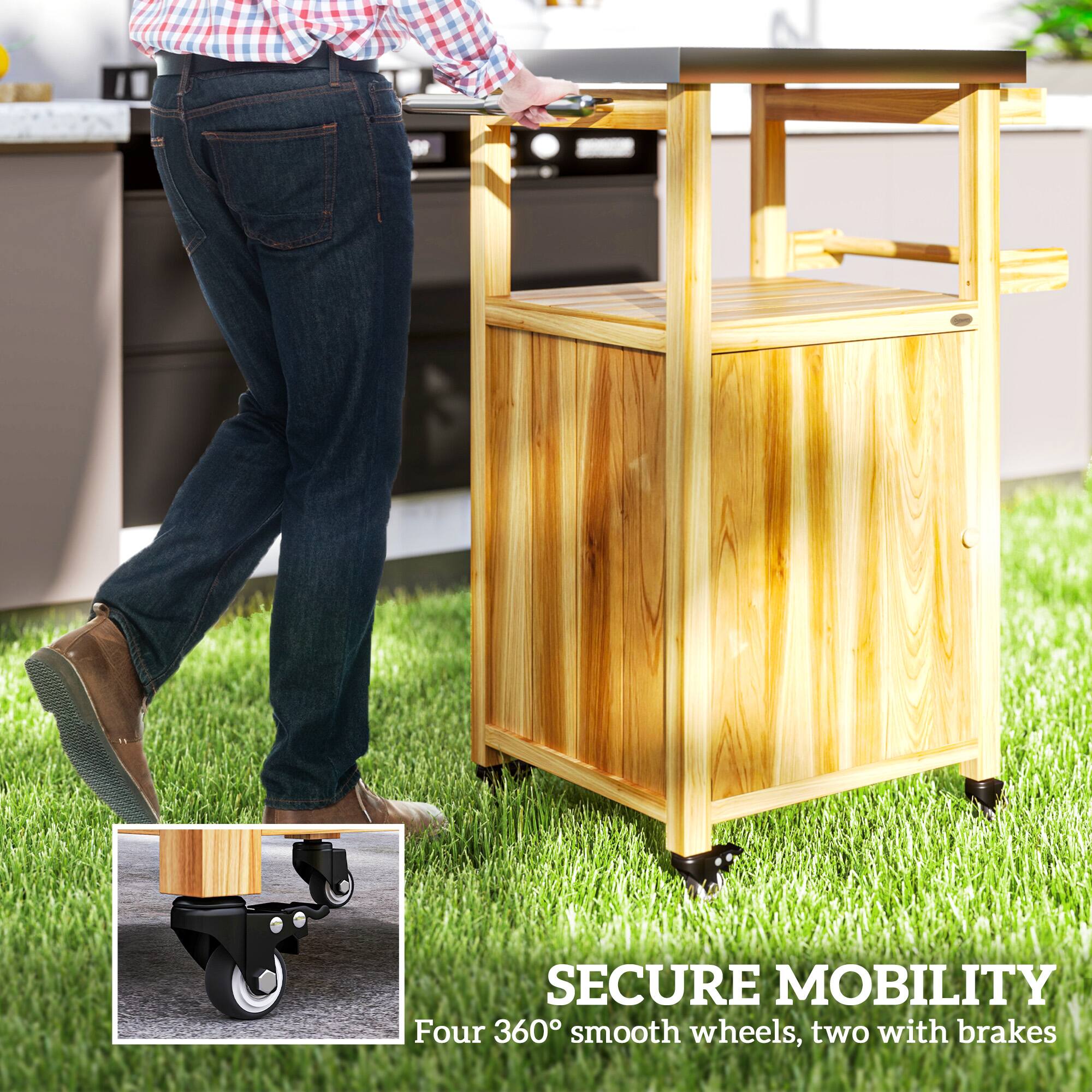 SECURE MOBILITY
Four 360° smooth wheels, two with brakes