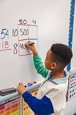 54 10 500 18 8 40  
50 4  
7 7 25 C x 3  
1V WHEA