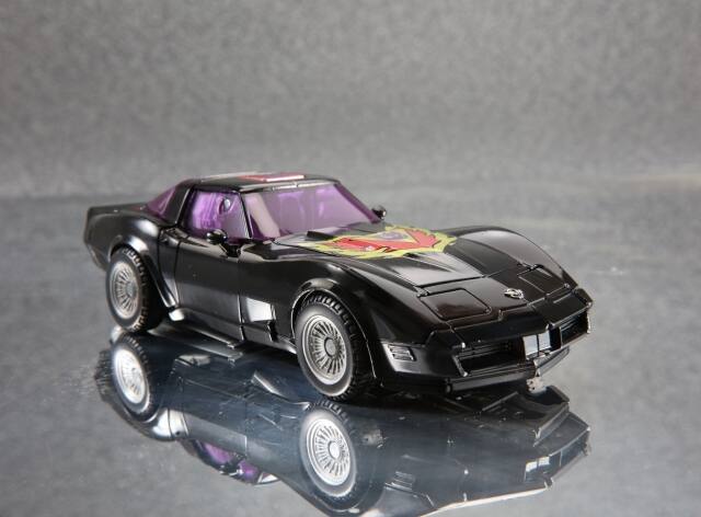 Alt View 5. Transformers - MP-25L Loudpedal Black Tracks | Transformers Masterpiece.