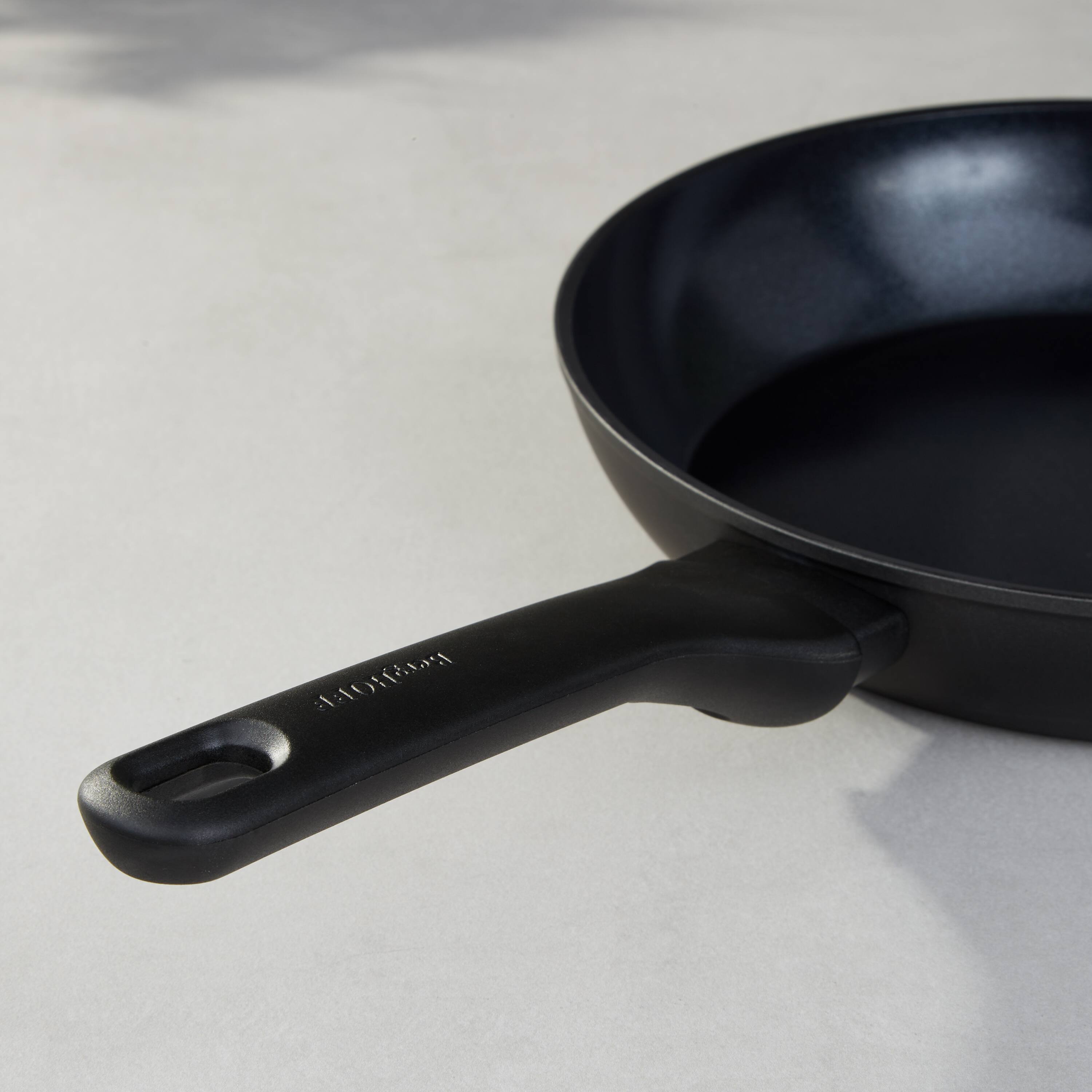 Back. BergHOFF - BergHOFF DiNA Helix 3pc Nonstick Ceramic Fry Pan Set - Black.