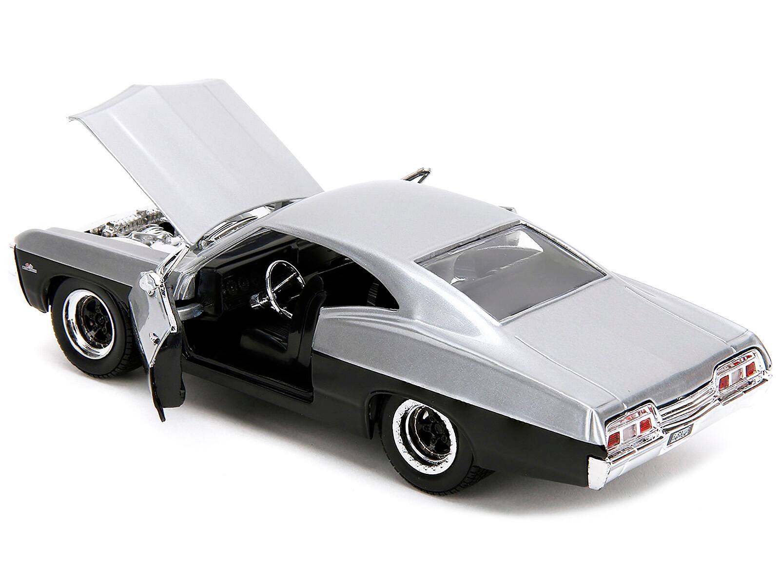 Alt View 3. Jada - 1967 Chevrolet Impala SS Silver Metallic and Black "Bigtime Muscle" Series 1/24 Diecast Model Car by Jada.