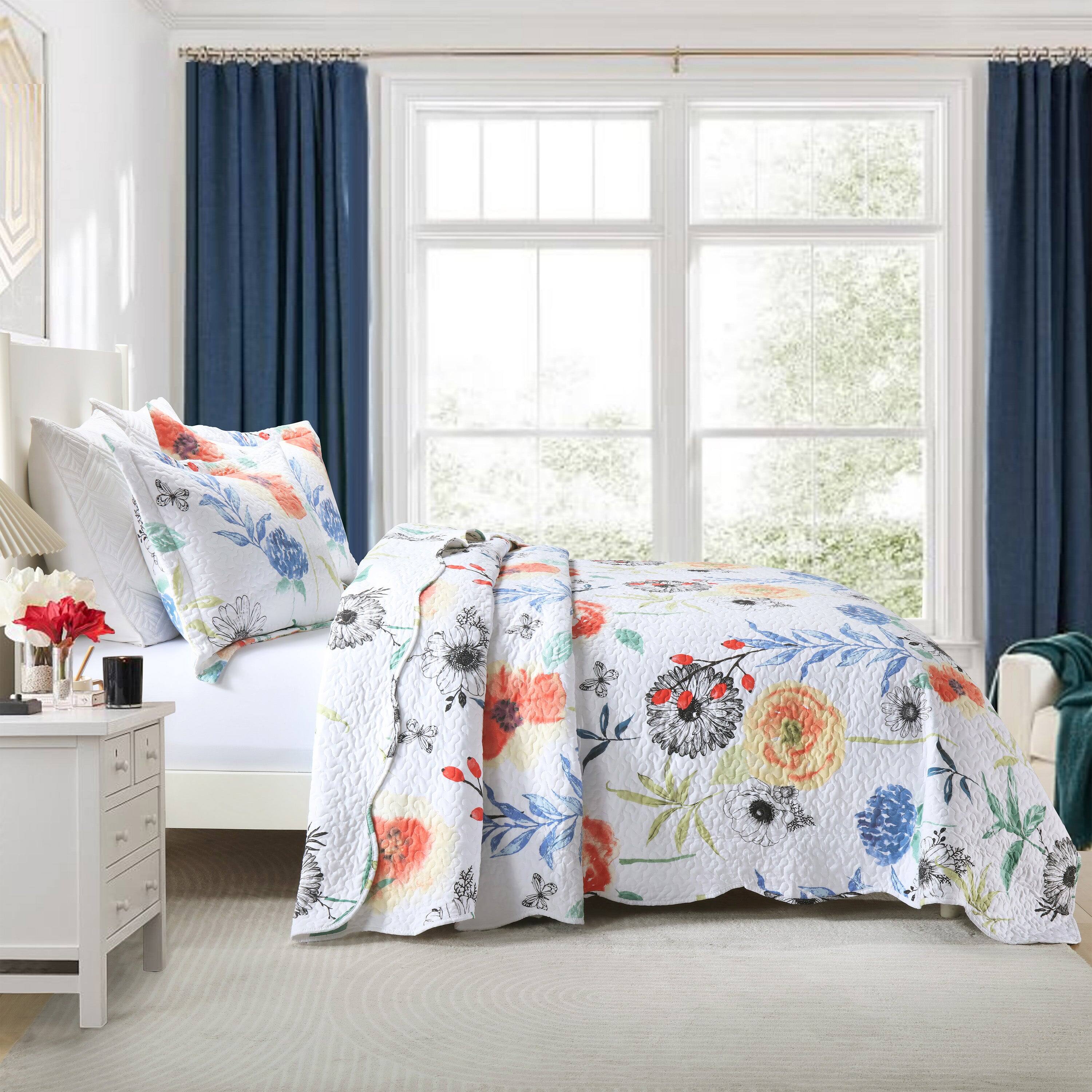 Angle. MarCielo - Marcielo 3 Pcs Printed Floral Lightweight Quilt Bedspread Set - Multi Floral.
