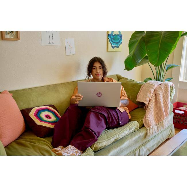 Alt View 5. HP - HP 15.6" FHD IPS Notebook Intel Core i7 12GB 512GB SSD Natural Silver - Intel Core i7 Deca-core - 15.6" FHD IPS micro-ed - Natural Silver.