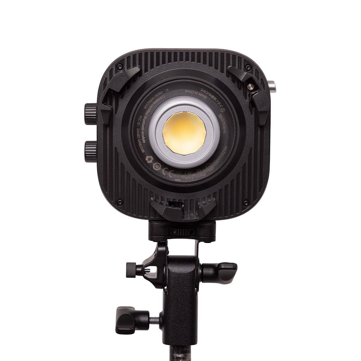 59920 M Contains carrified FOC10: a Bluetooth 24A82-M82500 module China M Made > T & CROVDCSXRINS 665752 IIE