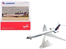 Ilyushin IL-62M Commercial Aircraft "Cubana de Aviacion" (T1280) White with Blue and Red Tail 1/200 Model by Herpa