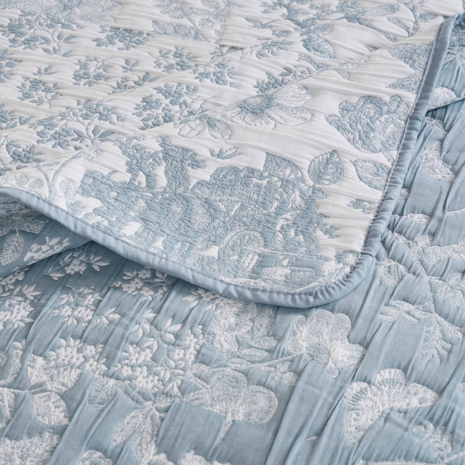 Alt View 1. Greenland Home Fashions - Greenland Home Fashion Toile Patch 100% Jacquard Woven Polyester Reversible Accessory Throw Blanket 50" x 60" Blue - Blue.