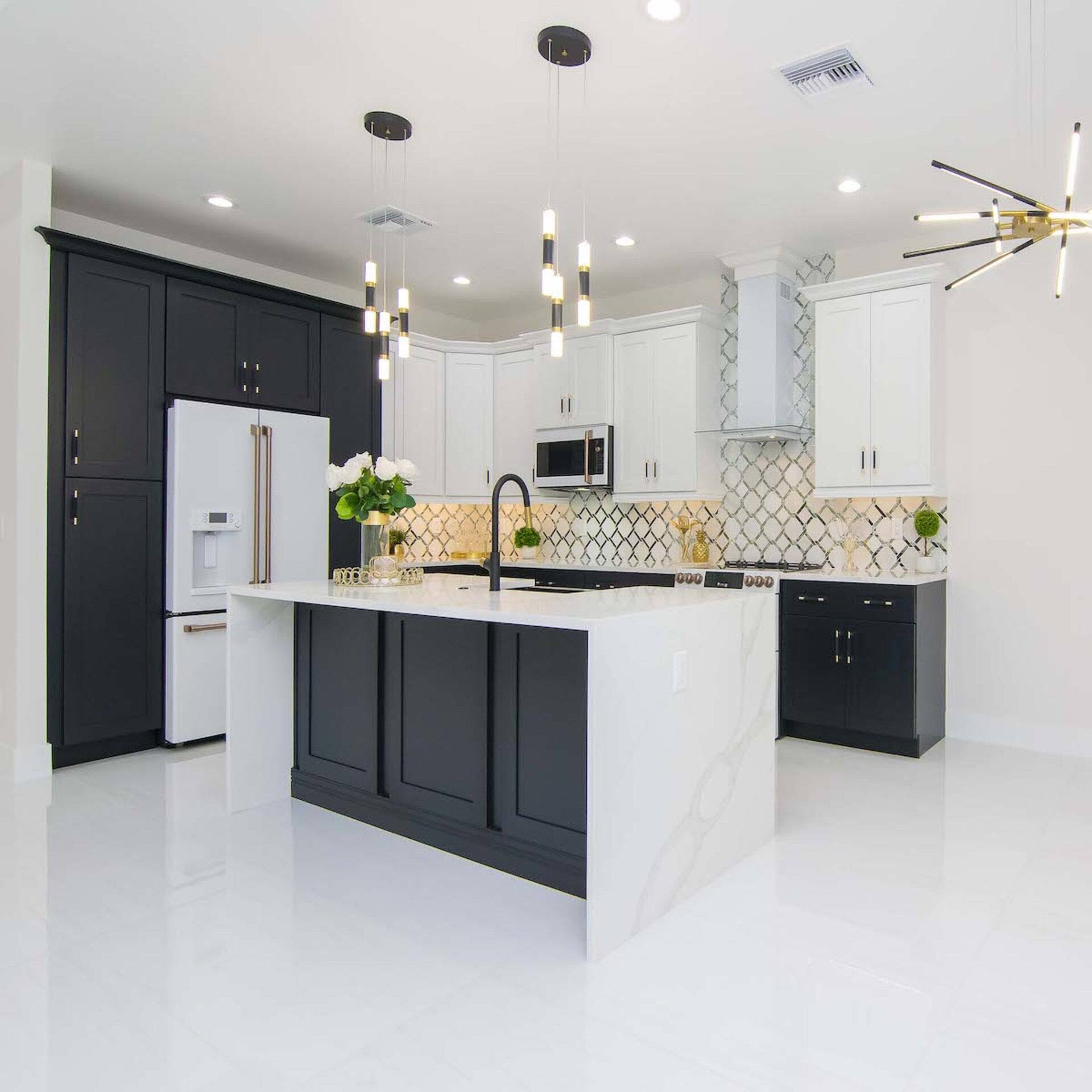 The text "000 000" is not present in the image.