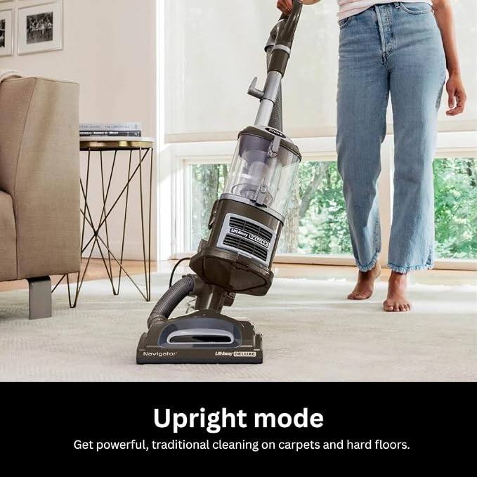 Lifeway DELUXE  
Navigator  
Upright mode  
Get powerful, traditional cleaning on carpets and hard floors.
