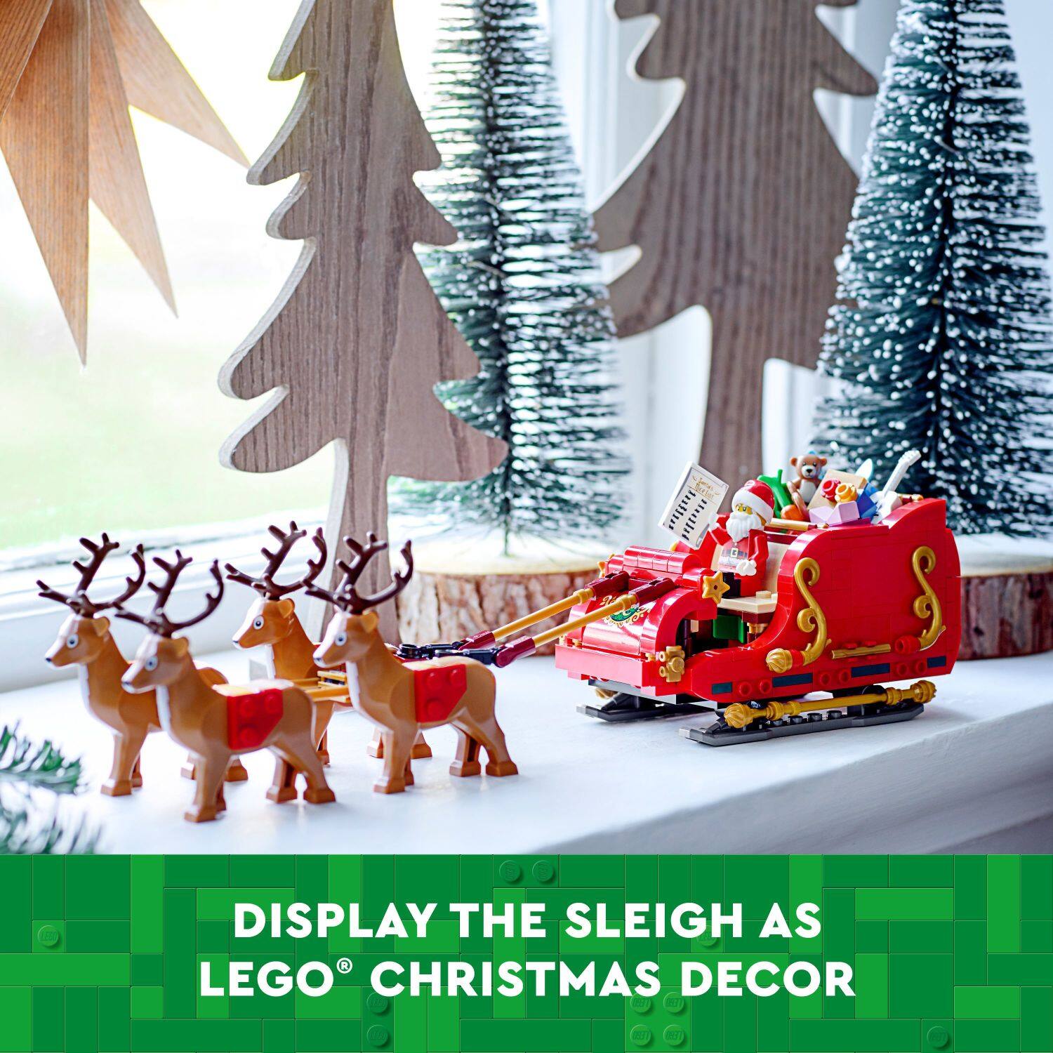 Display the sleigh as a LEGO Christmas decor.