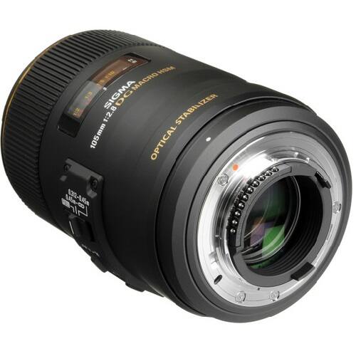 SIGMA MACRO 105mm f/2.8 DG STABILIZER  
OPTICAL STABILIZER  
1:2.8  
105mm  
OPTICAL 0.302-1.45m  
6