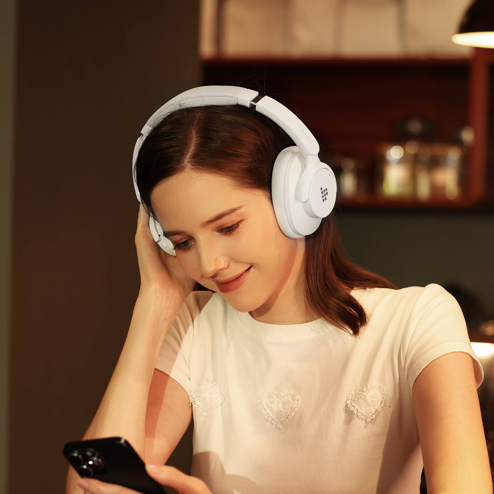 Alt View 15. Tronsmart - Q20S Hybrid Active Noise Cancelling Headphones, Comfort Wireless Over-Ear Headsets, 60H Playtime, Hi-Res Audio Deep Bass - White.
