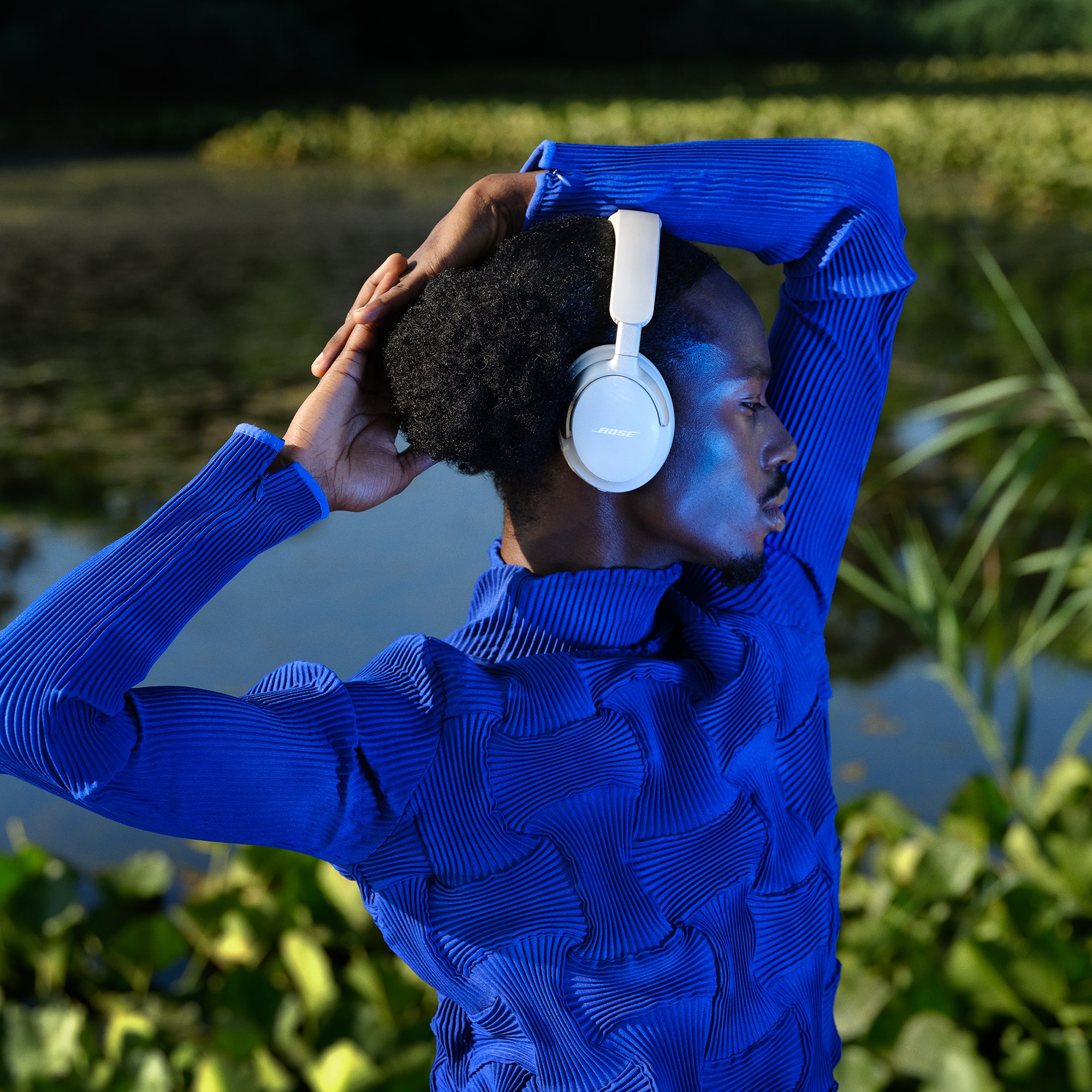 Alt View 16. Bose - QuietComfort Ultra Wireless Noise Cancelling Over-the-Ear Headphones - White Smoke.