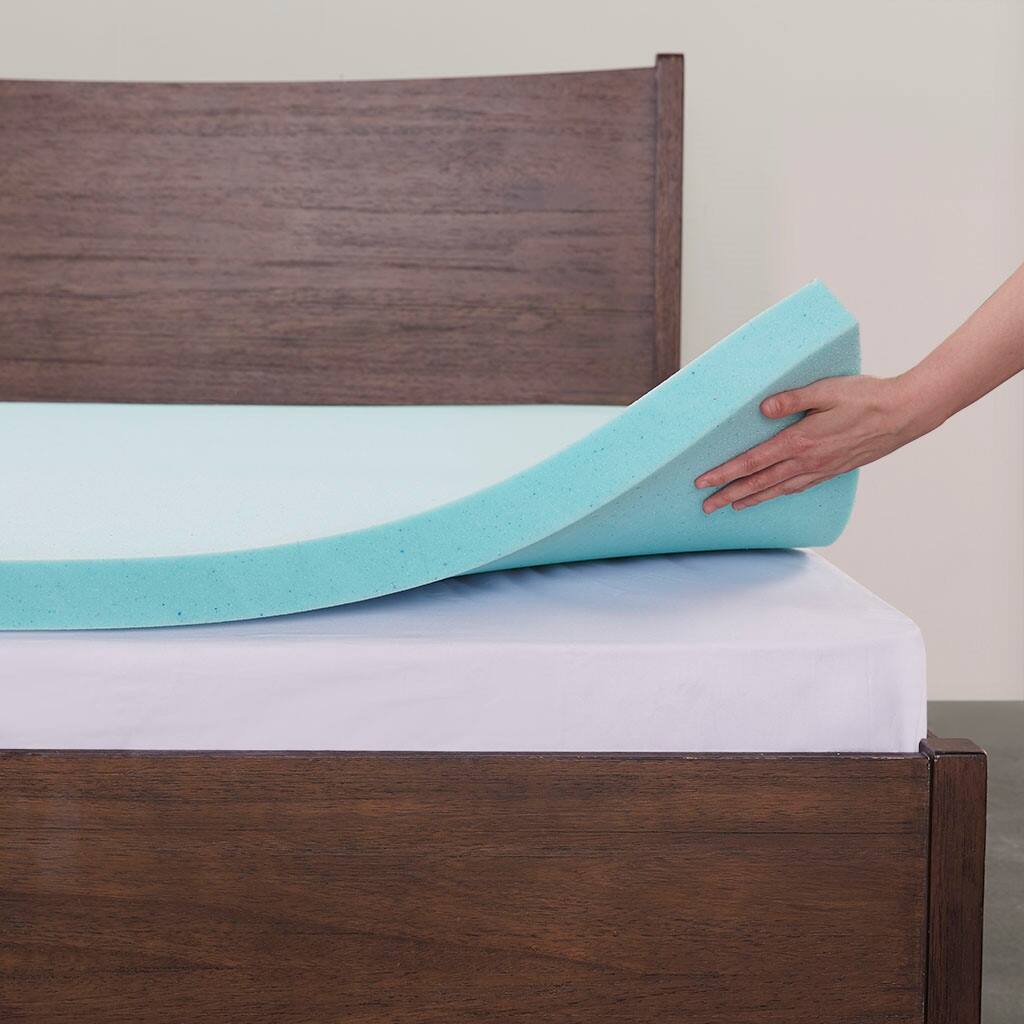 Alt View 1. Gracie Mills - Gracie Mills Arroyo 2-inch Gel Memory Foam Mattress Topper with 3M Moisture-Wicking Cover - White.