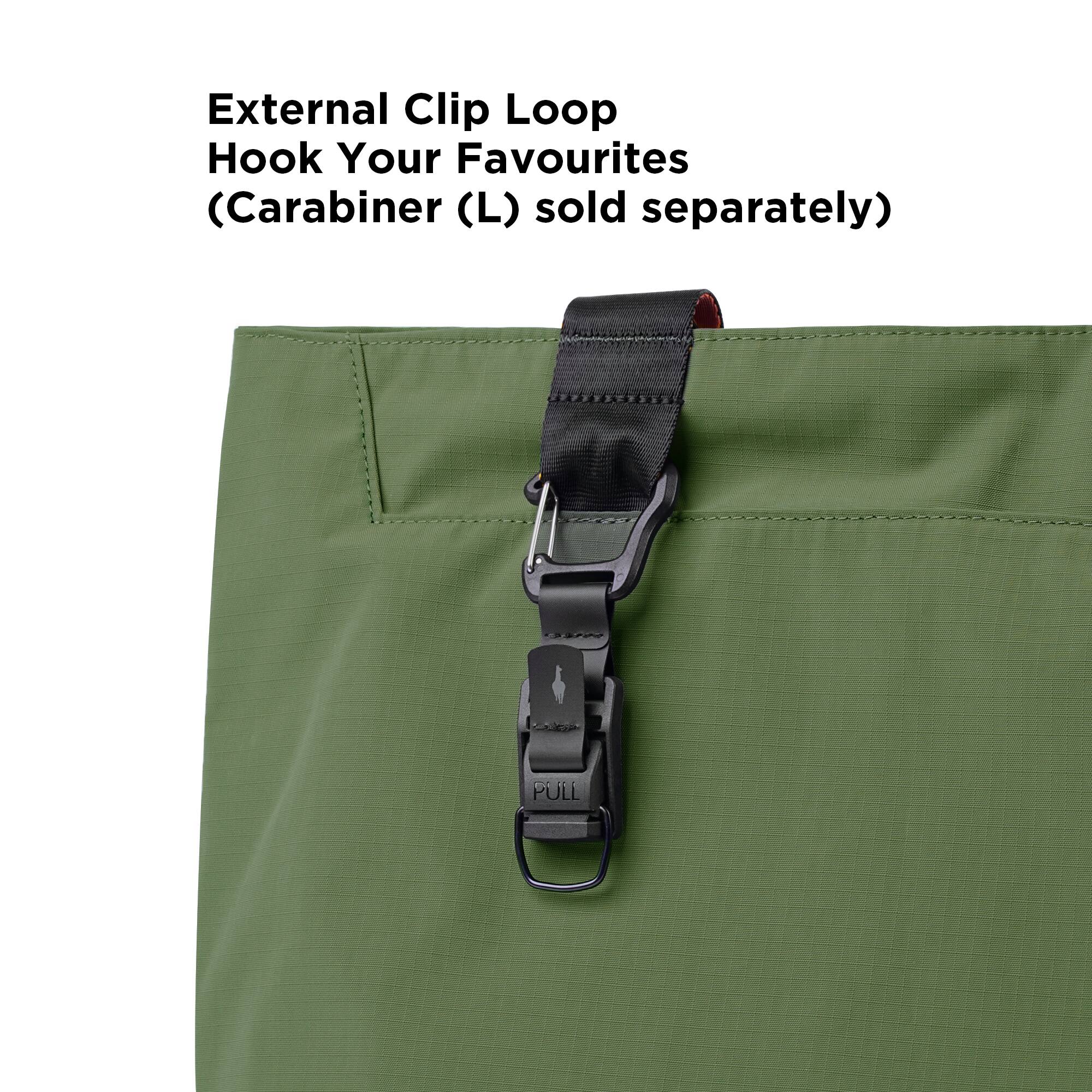 External Clip Loop  
Hook Your Favourites  
(Carabiner (L) sold separately)