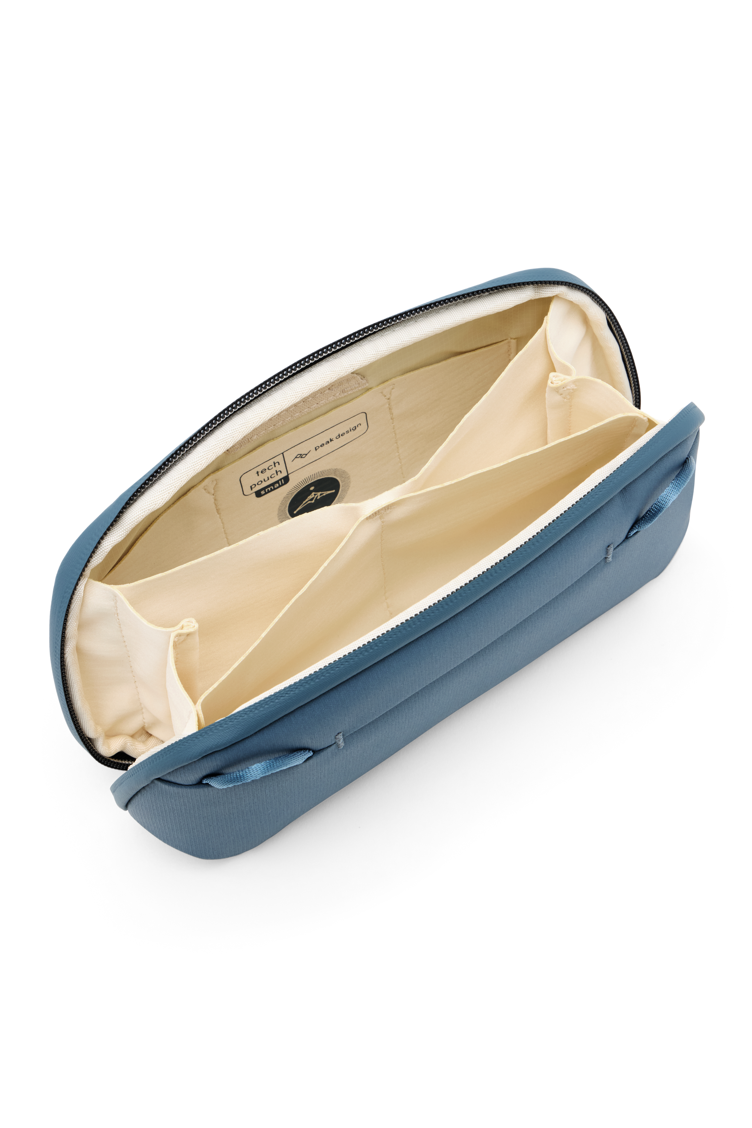 tech pouch  
small  
peak design