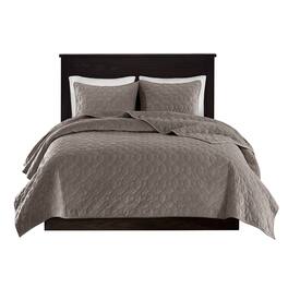Gracie Mills - Gayle 3-Piece Casual Geometric Velvet Quilt Set - Taupe