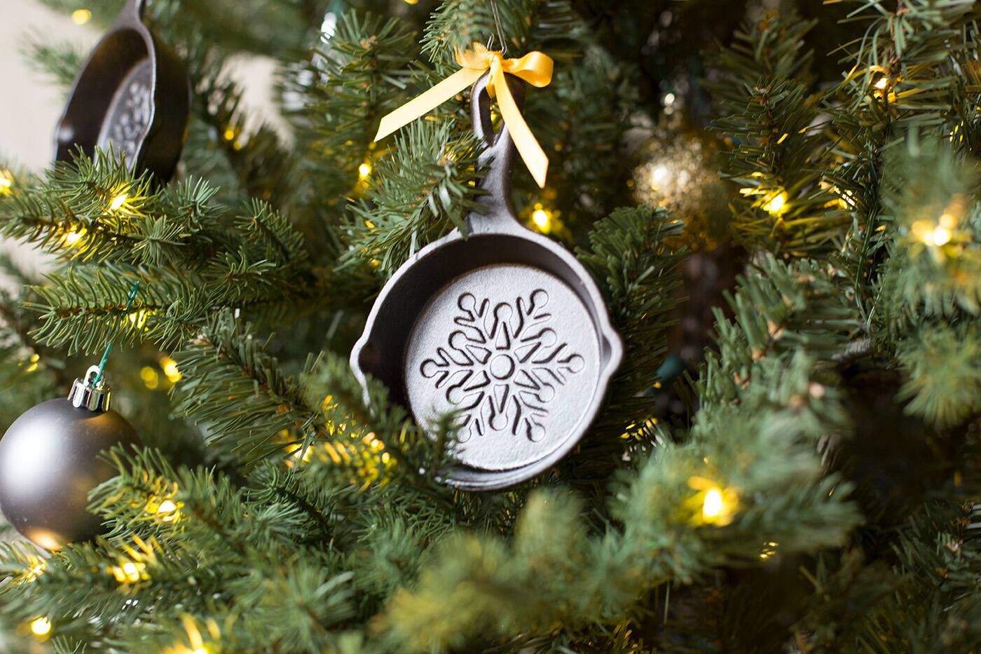 Alt View 1. Lodge - 3.5-Inch Mini Cast Iron Holiday Skillet, Snowflake Imprint - Black.
