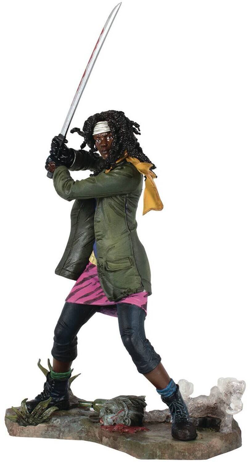 Front. Diamond Select Toys - Diamond Select - The Walking Dead - Gallery Michonne PVC Statue   - Collectibles - Multicolor.
