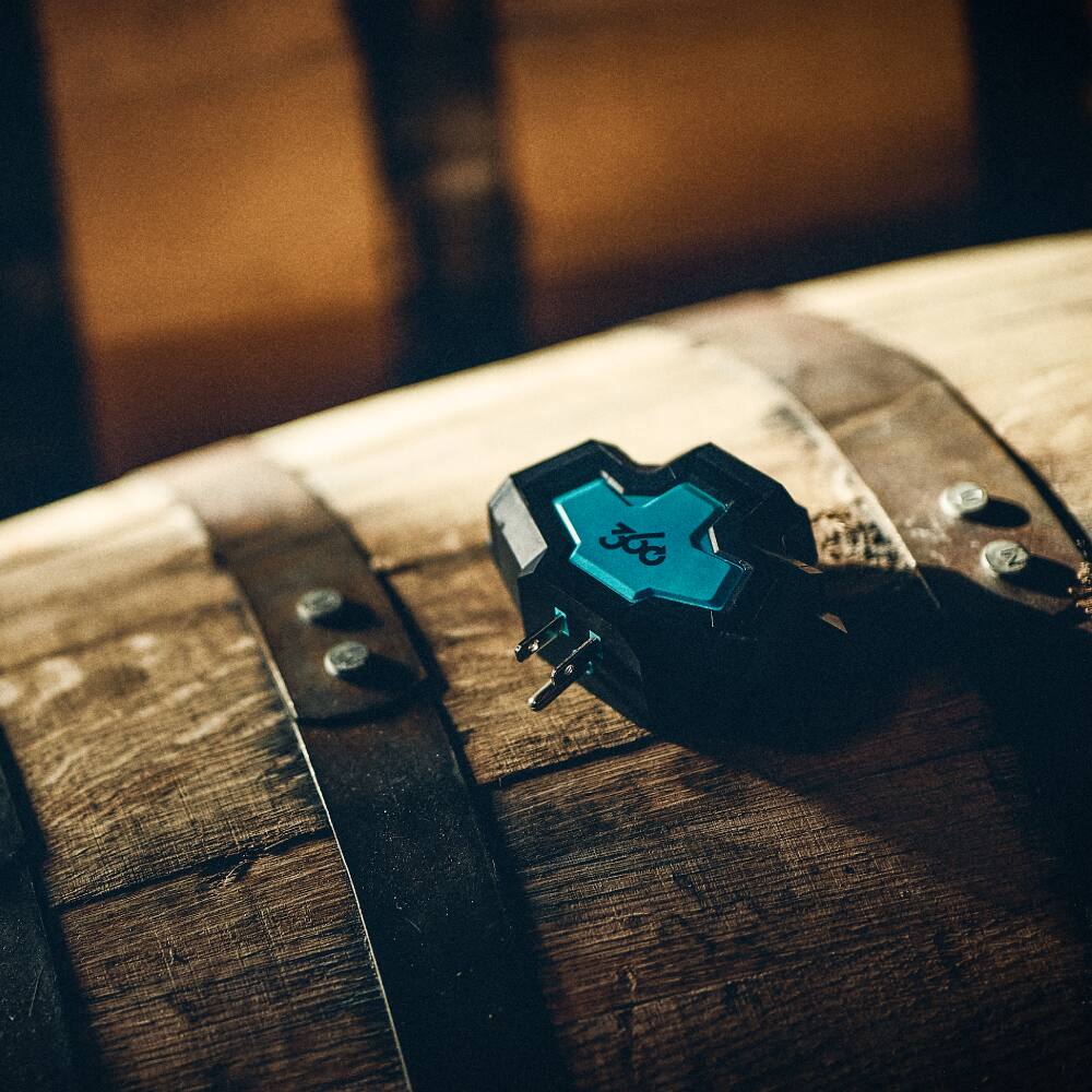 Alt View 7. 360 Electrical - 360 Electrical Grounded 3 outlets Power Hub 1 pk - Aqua/Grey.