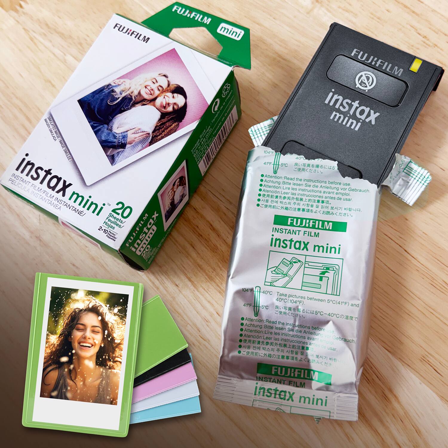 FUJIFILM instax mini 20 Sheets/2-10 Hojas  
FUJIFILM instax mini 1047 40 477414-5C  

Attention: Read the instructions before use  
Achtung: Bitte lesen Sie die Anleitung vor Gebrauch  
Atención: Leer las instrucciones antes de usar  

FUJIFILM INSTANT FILM instax mini KMF 40C  
Take pictures between 5°C (41°F) and 40°C (104°F)  

FUJIFILM INSTANT FILM instax mini