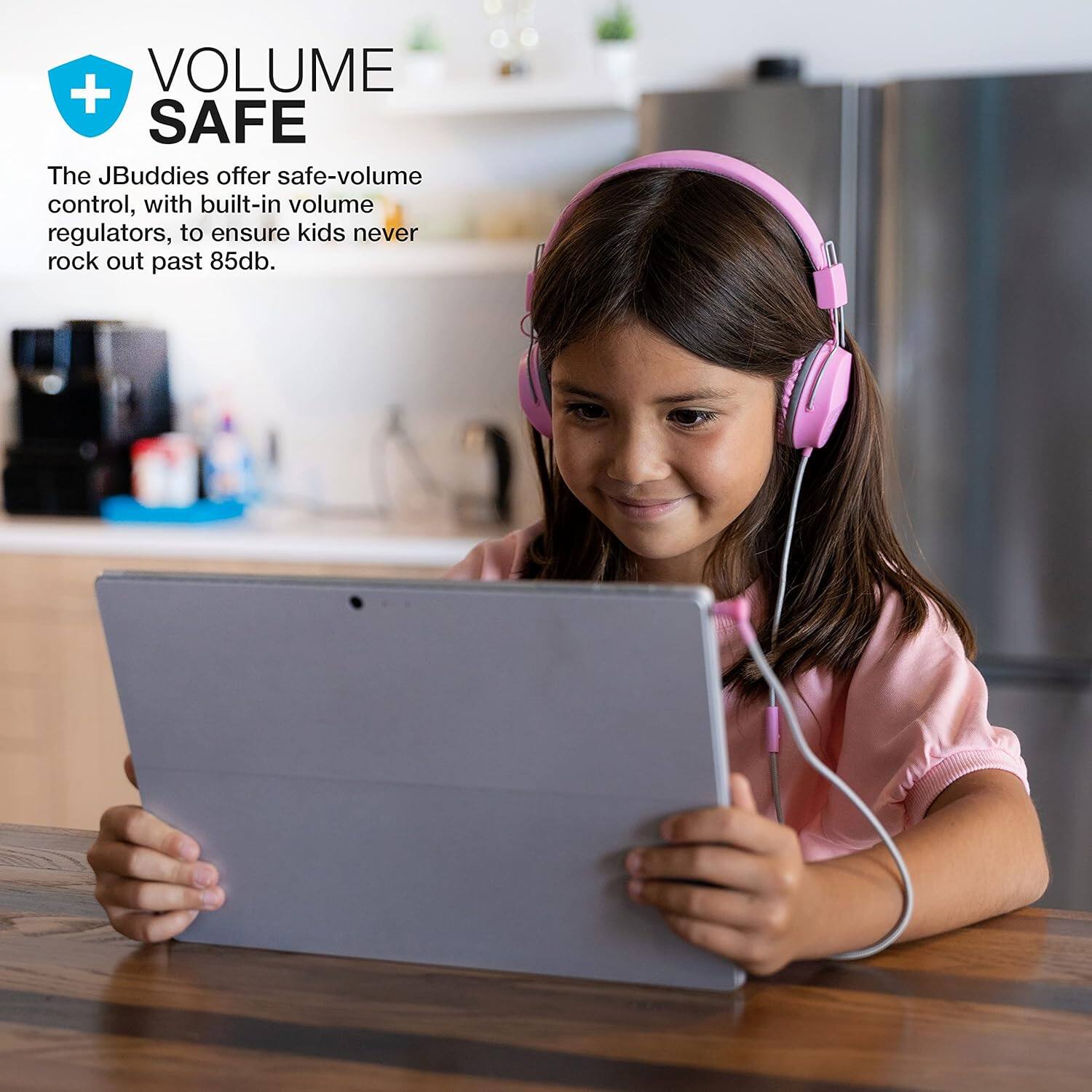 VOLUME SAFE
The JBuddies offer safe-volume control, with built-in volume regulators, to ensure kids never rock out past 85db.