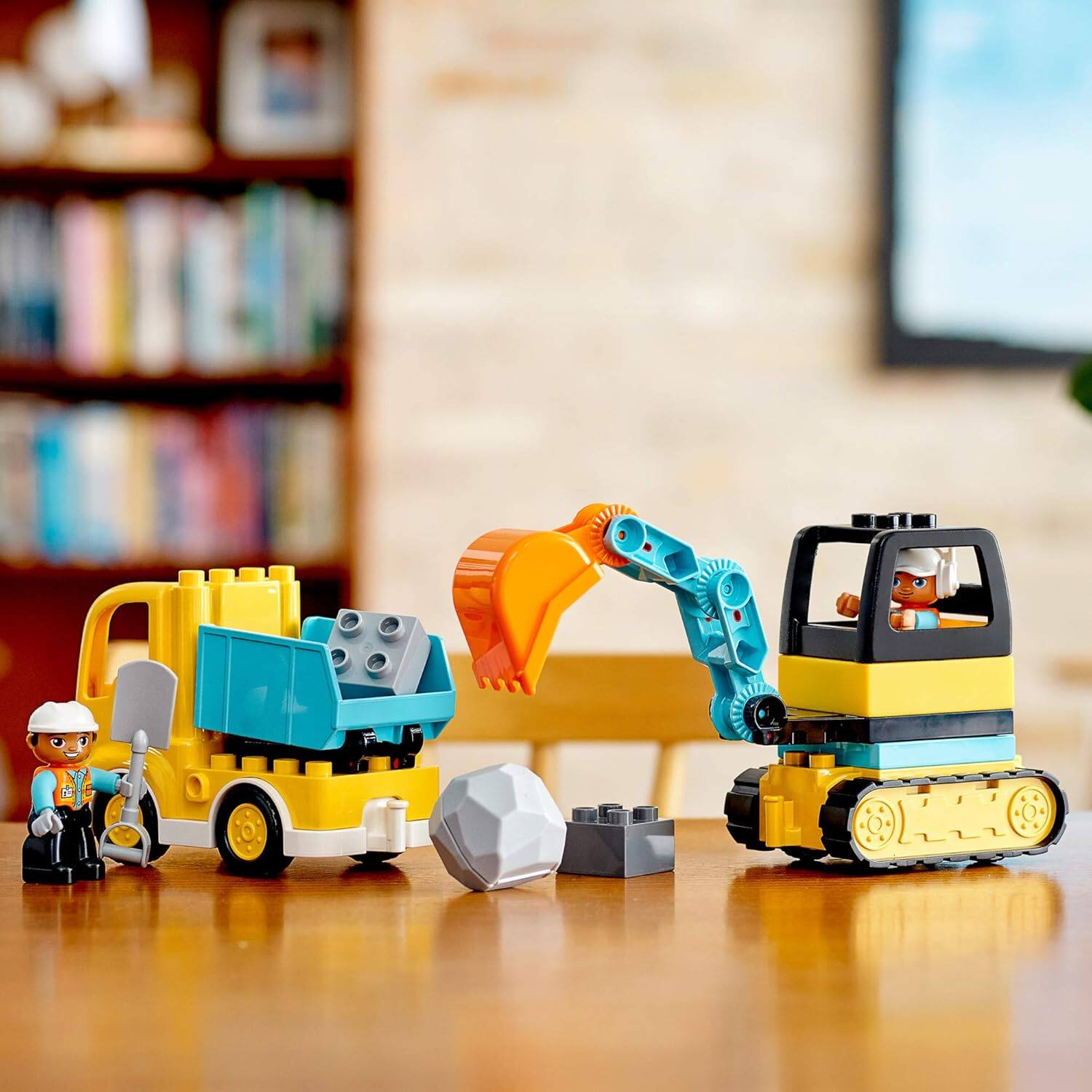 Alt View 4. LEGO - LEGO Duplo: Truck and Tracked Excavator - 20pcs [LEGO, #10931].