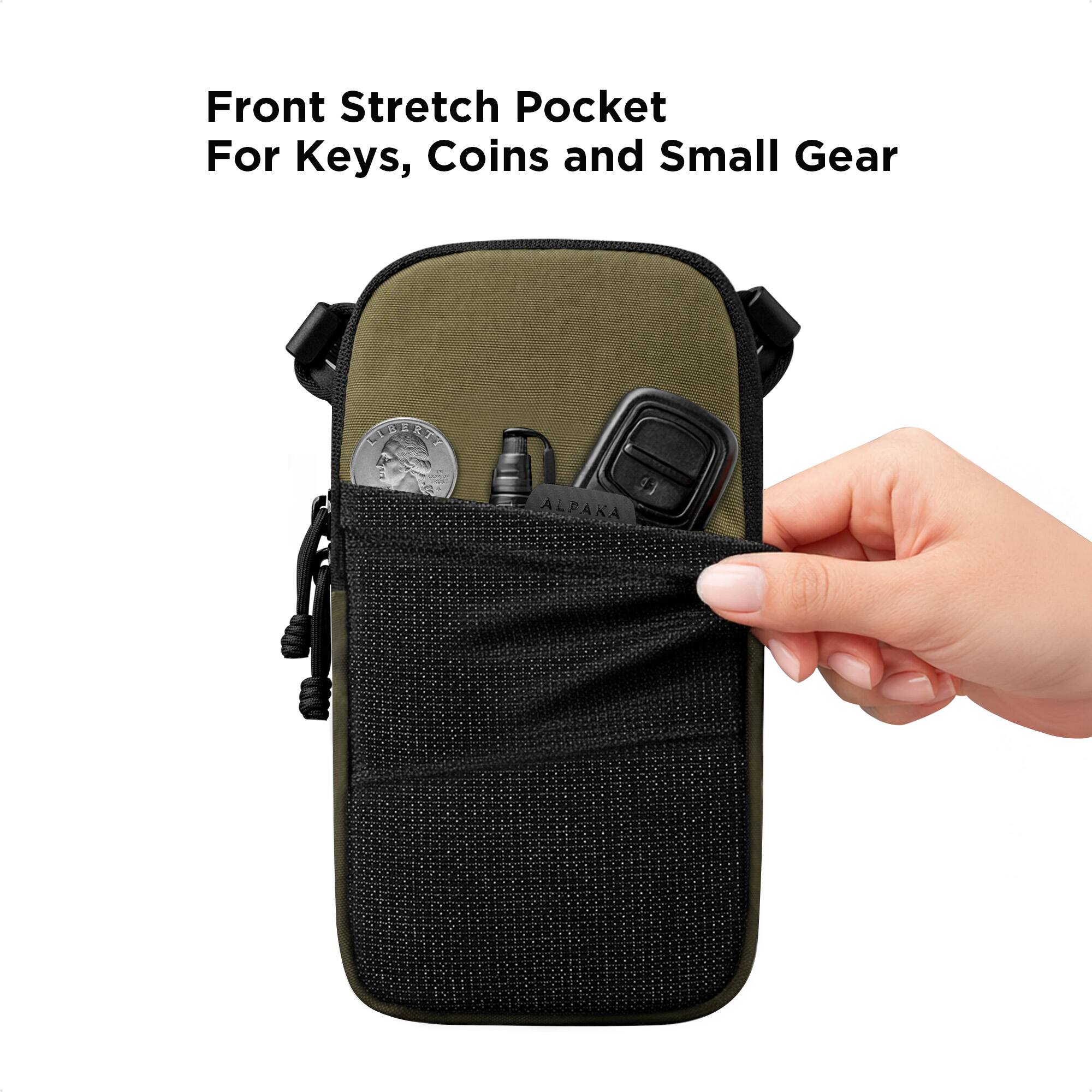 Front Stretch Pocket  
For Keys, Coins and Small Gear
