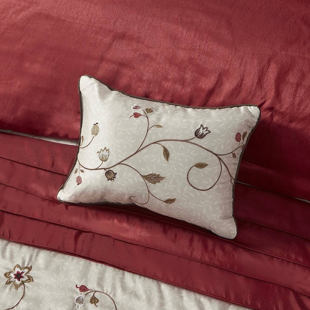 Alt View 3. Gracie Mills - Gracie Mills Rogelio 7-Piece Transitional Embroidered Comforter Set - Red.