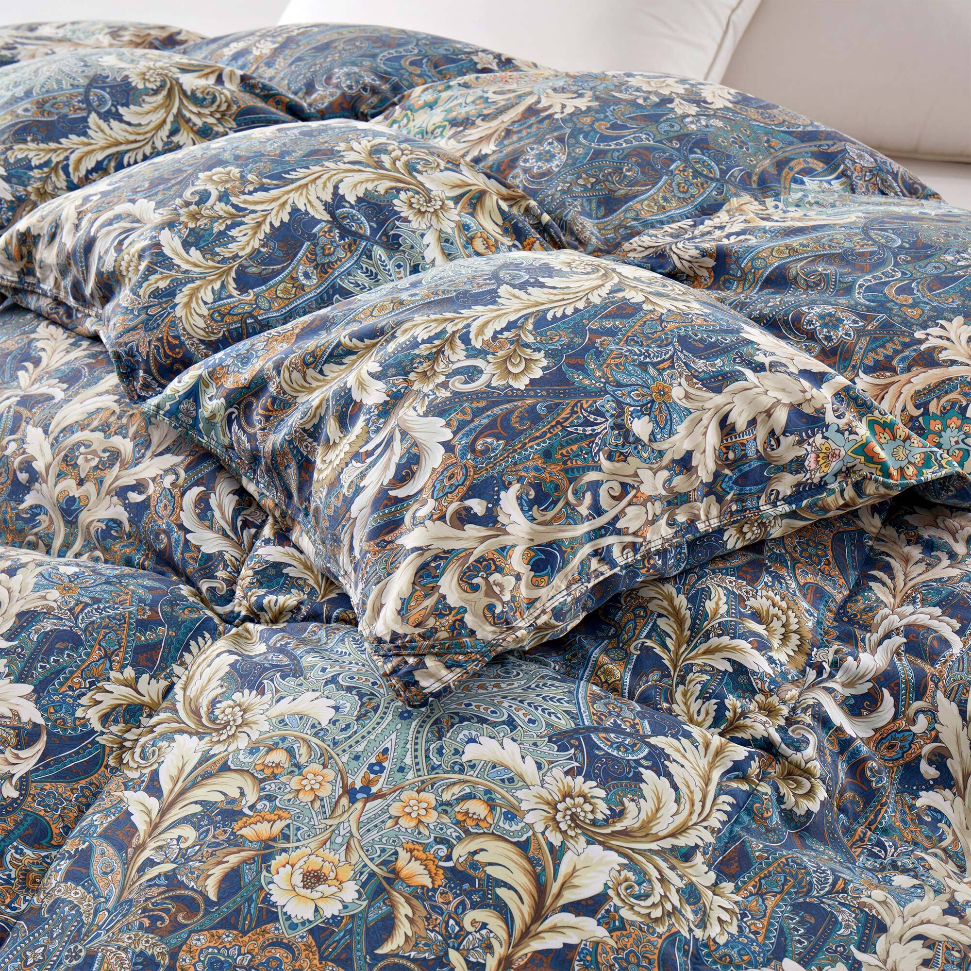 Left. Peace Nest - Peace Nest Heavyweight Winter Paisley Floral Printed White Goose Feather Comforter, Twin - Floral.