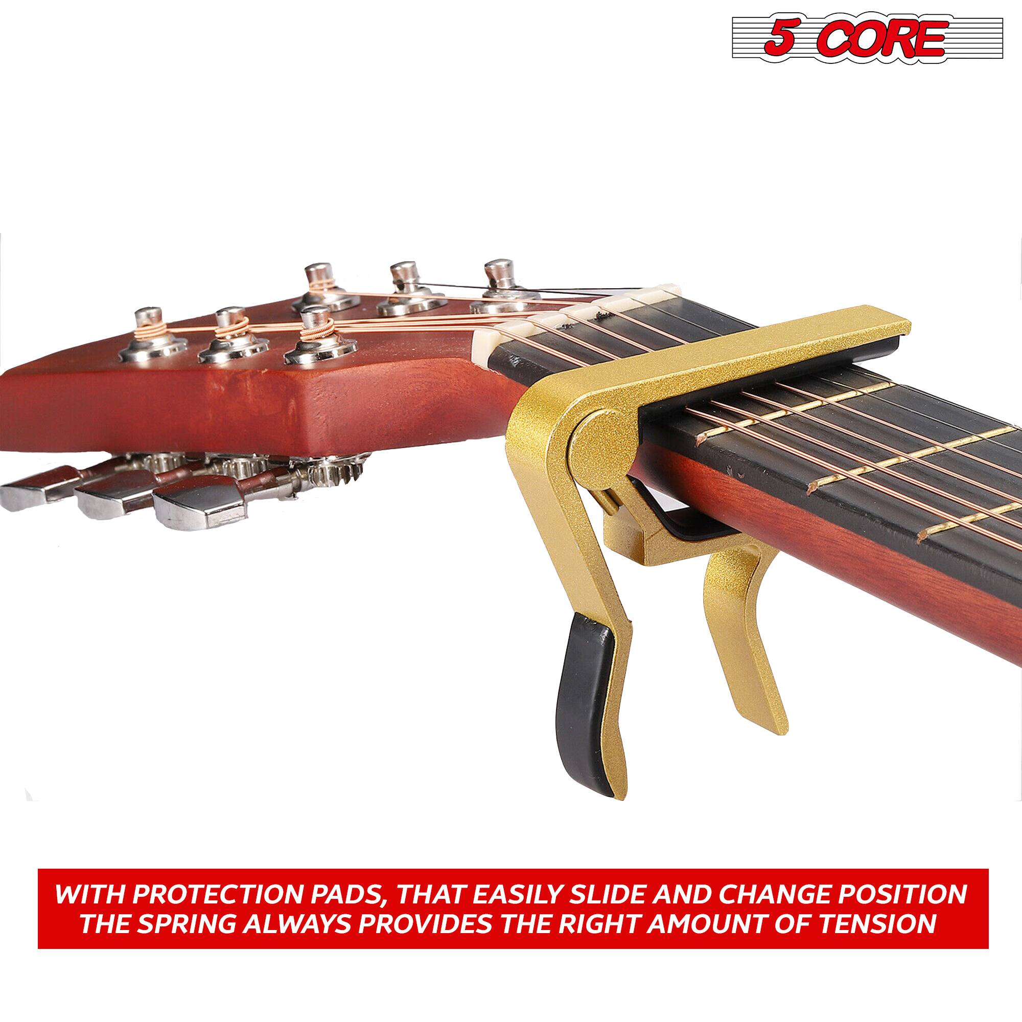 5 CORE WITH PROTECTION PADS, THAT EASILY SLIDE AND CHANGE POSITION. THE SPRING ALWAYS PROVIDES THE RIGHT AMOUNT OF TENSION