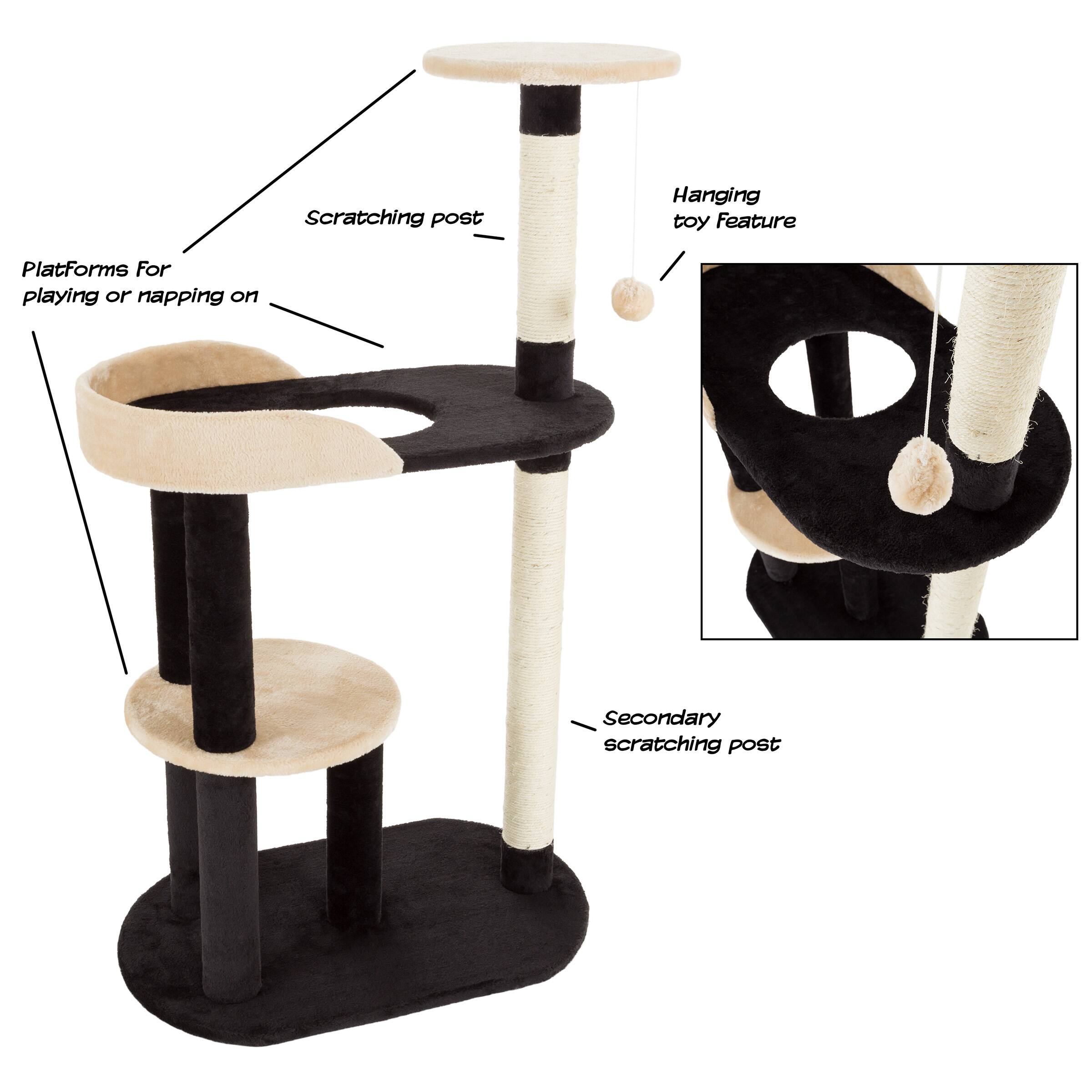 Scratching post  
Hanging toy Feature  
Platforms For playing or napping on  
Secondary scratching post