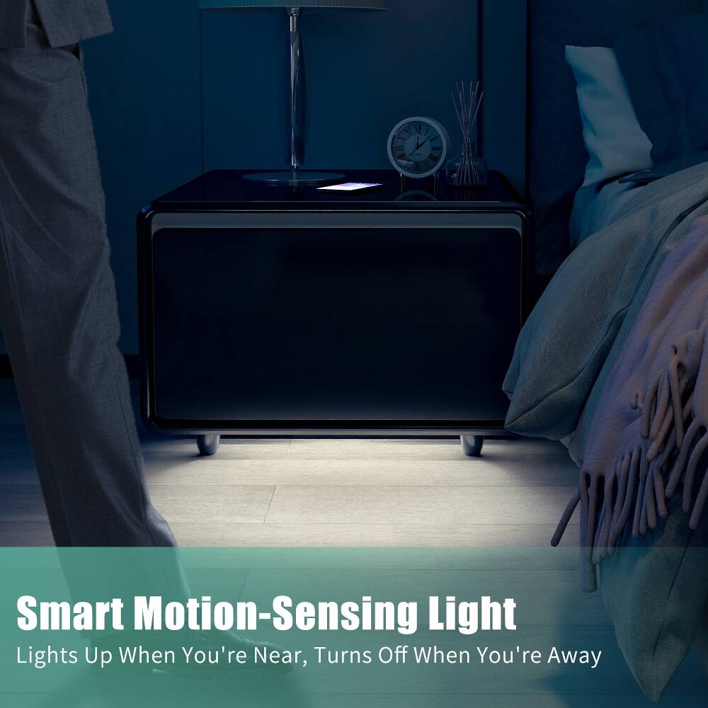 V / II IX  S B

Smart Motion-Sensing Light
Lights Up When You're Near, Turns Off When You're Away