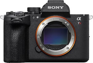 Sony - Alpha 7R VI - Full-Frame Mirrorless Interchangeable Lens Camera (Body Only) - Black