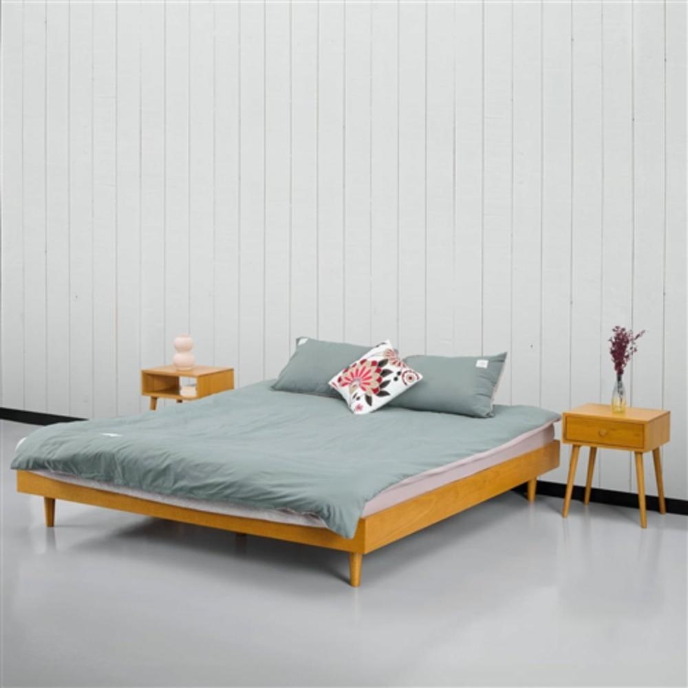 Angle. Hivvago - King size Mid-Century Modern Platform Bed Frame in Light Wood Finish - Brown.
