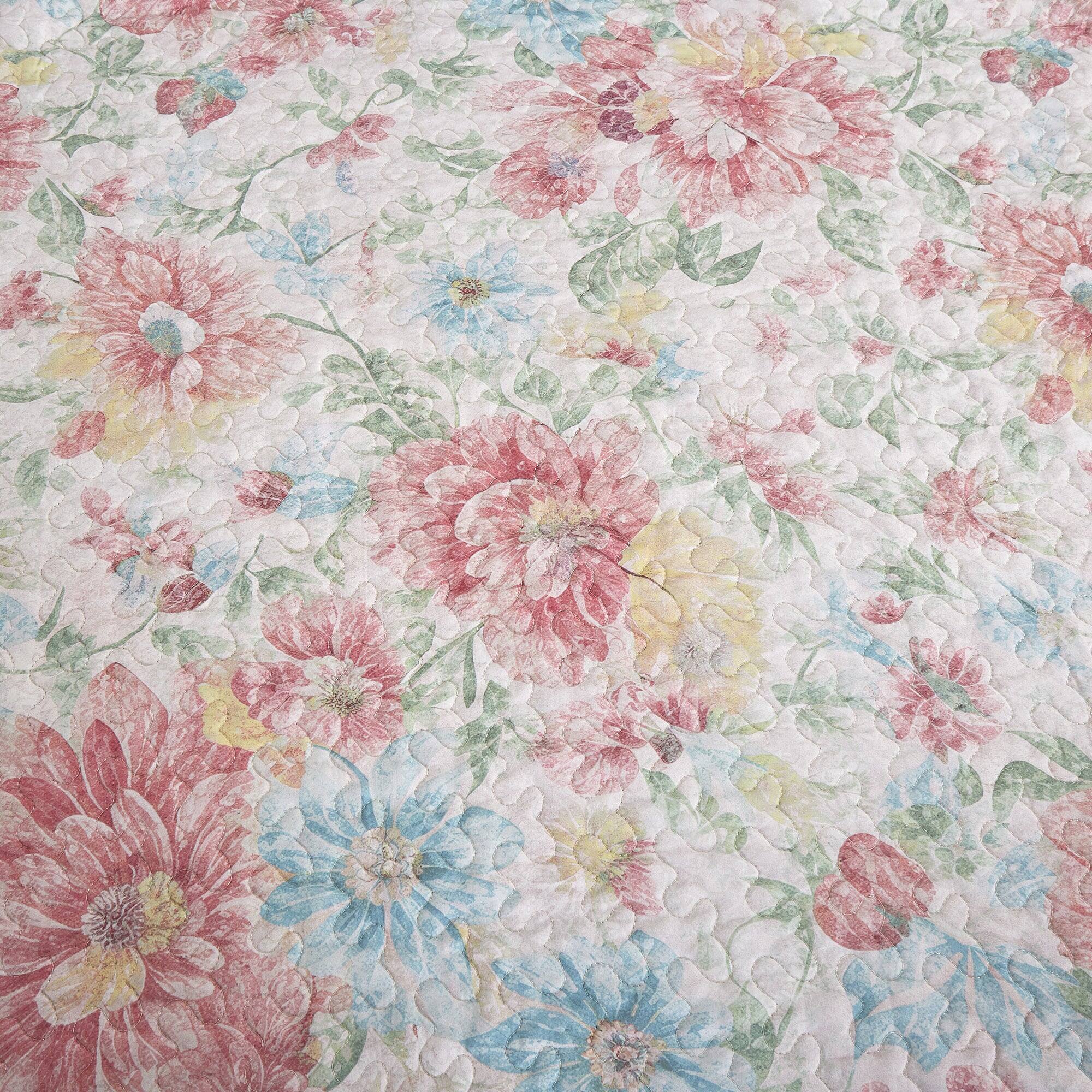Angle. MarCielo - MarCielo 3 Piece Lightweight Quilt Bedspread Set Reversible Floral Botanical - Peony Blue Border.