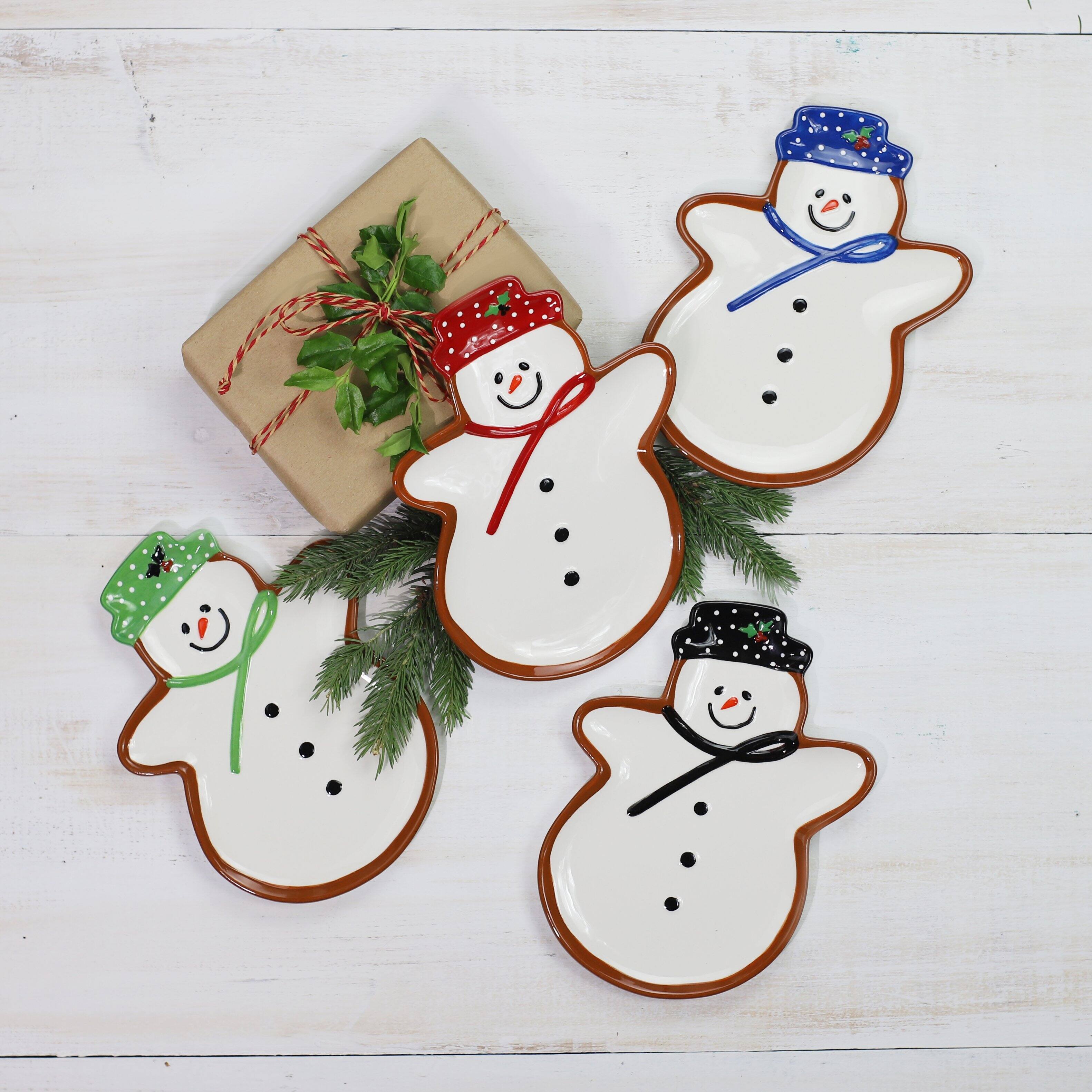 Angle. Euro Ceramica Home - Winterfest Snowman Plates, Set of 4 - Pattern.