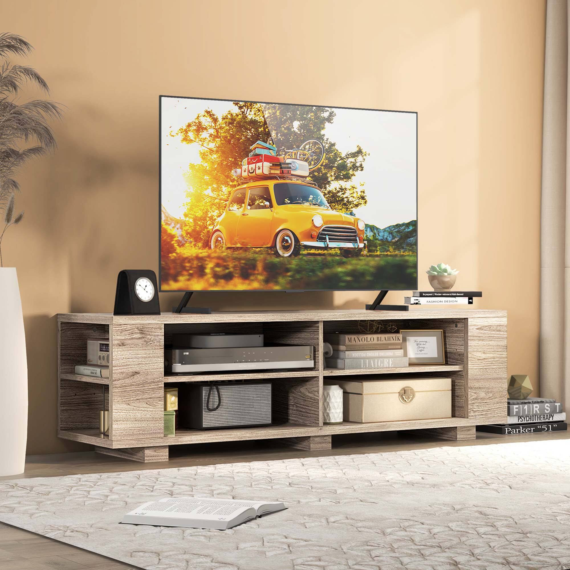 The text on the image reads "Manolo Blahnik".